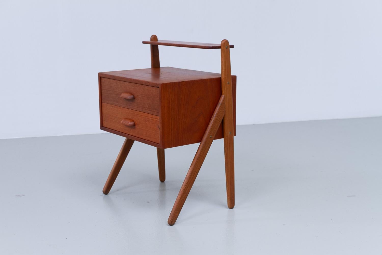 Comodino danese in teak di Sigfred Omann per Ølholm, anni '60. in vendita 7