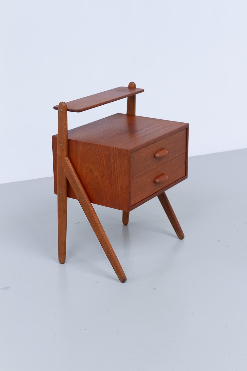 Comodino danese in teak di Sigfred Omann per Ølholm, anni '60. in vendita 10