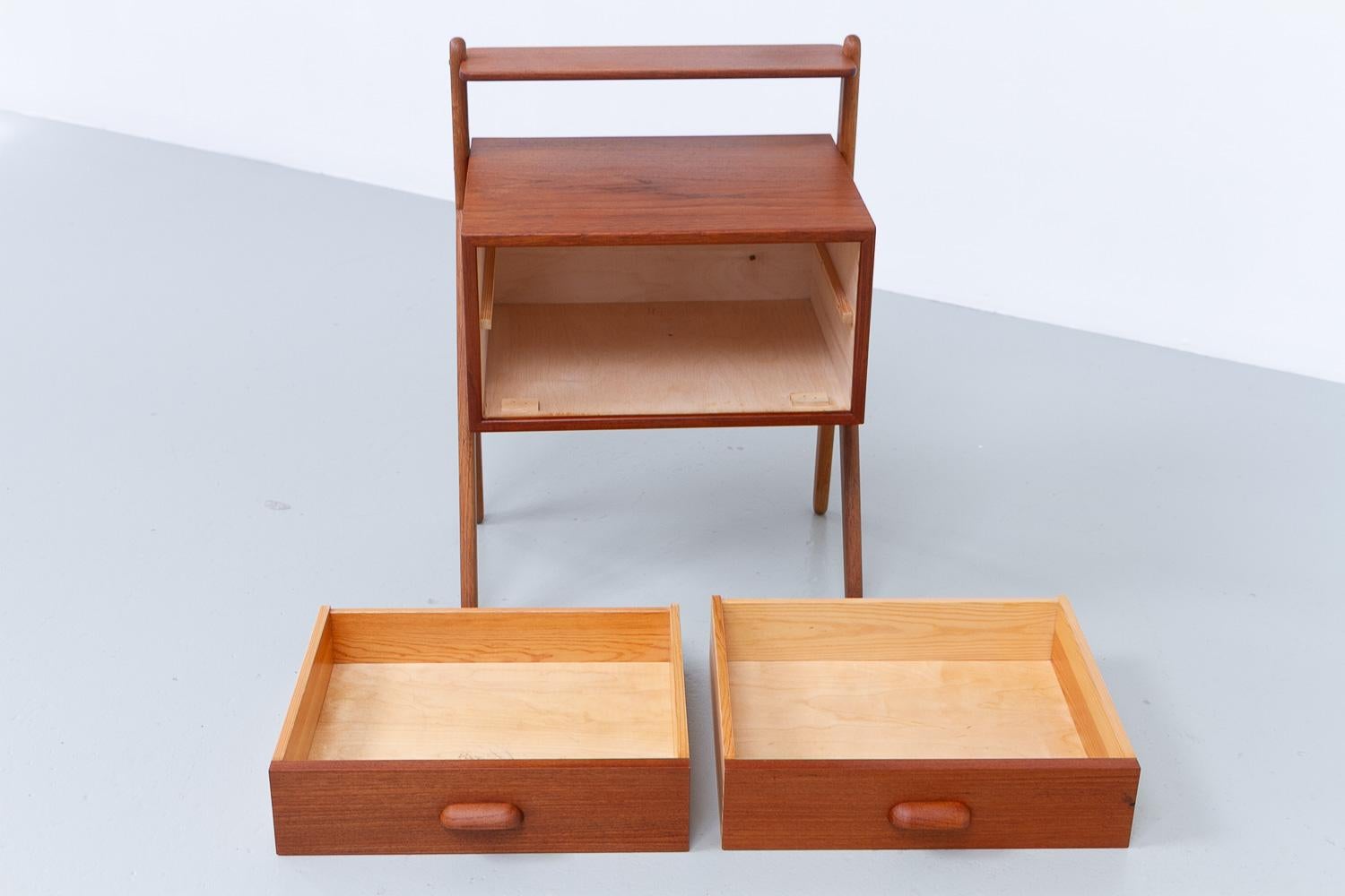 Comodino danese in teak di Sigfred Omann per Ølholm, anni '60. in vendita 11
