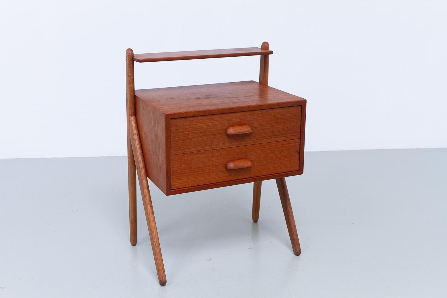 Danese Comodino danese in teak di Sigfred Omann per Ølholm, anni '60. in vendita