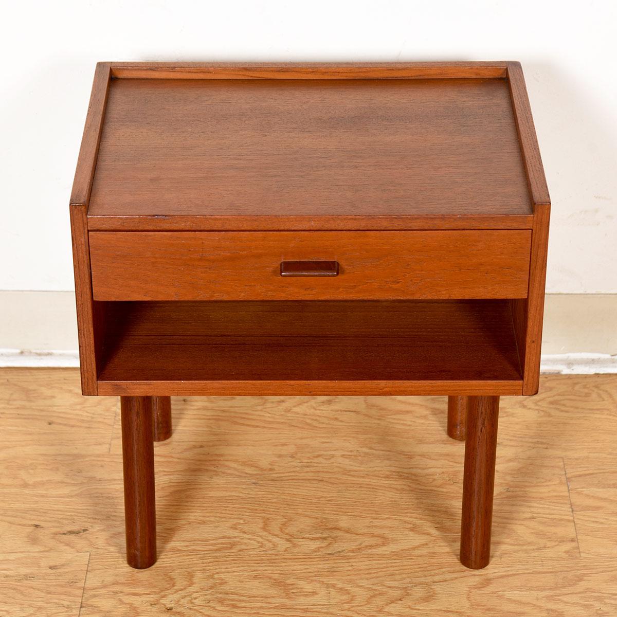 Danish Teak Nightstand / End Table with Finished Backside by Hans Wegner 

Additional information:
Material: Teak

Dimension: W 19? x D 14.5? x H 18.75.
