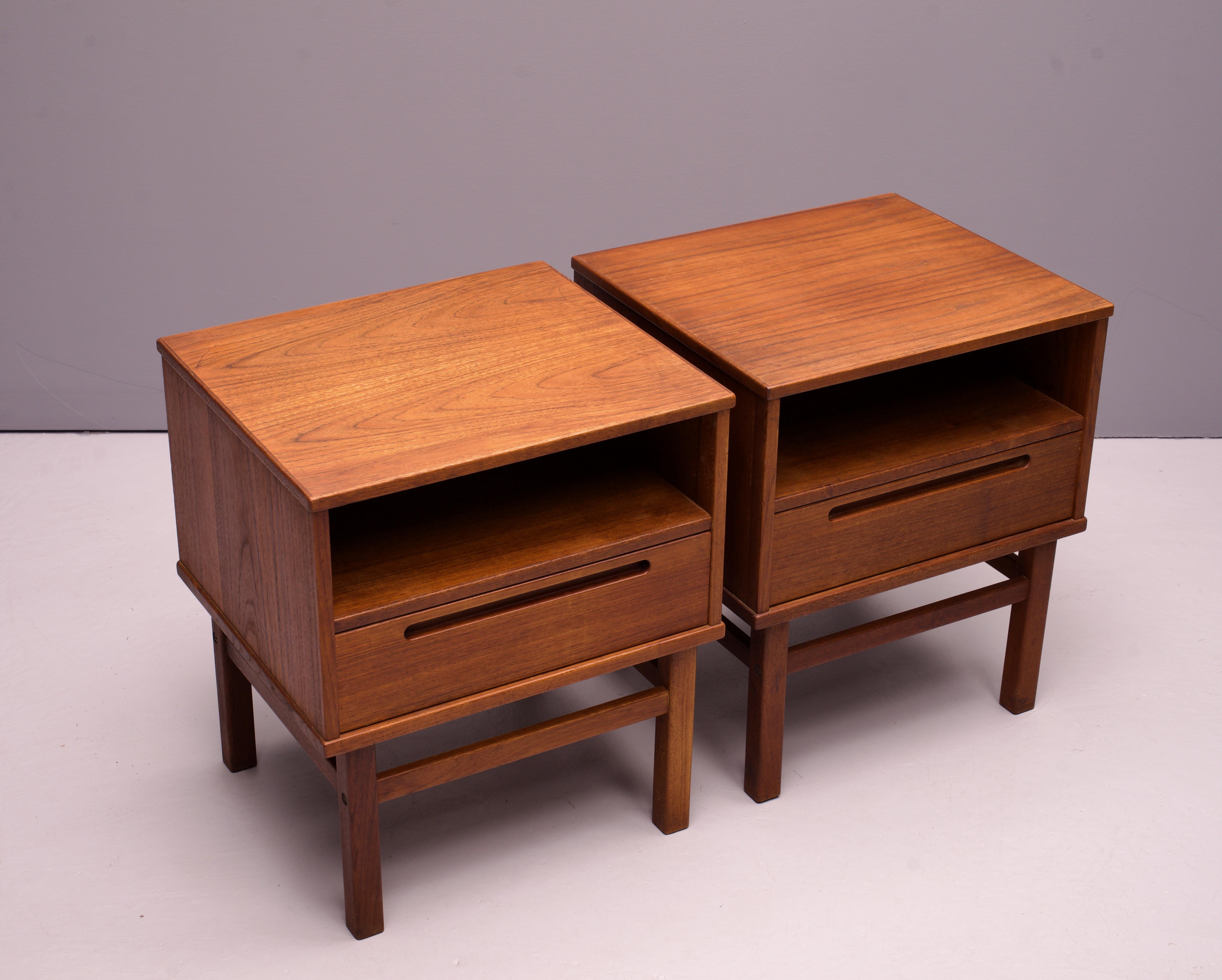 Comodini danesi in teak a cassetto singolo Fine anni '60 Armadietti scandinavi di piccole dimensioni In condizioni buone in vendita a Hyattsville, MD