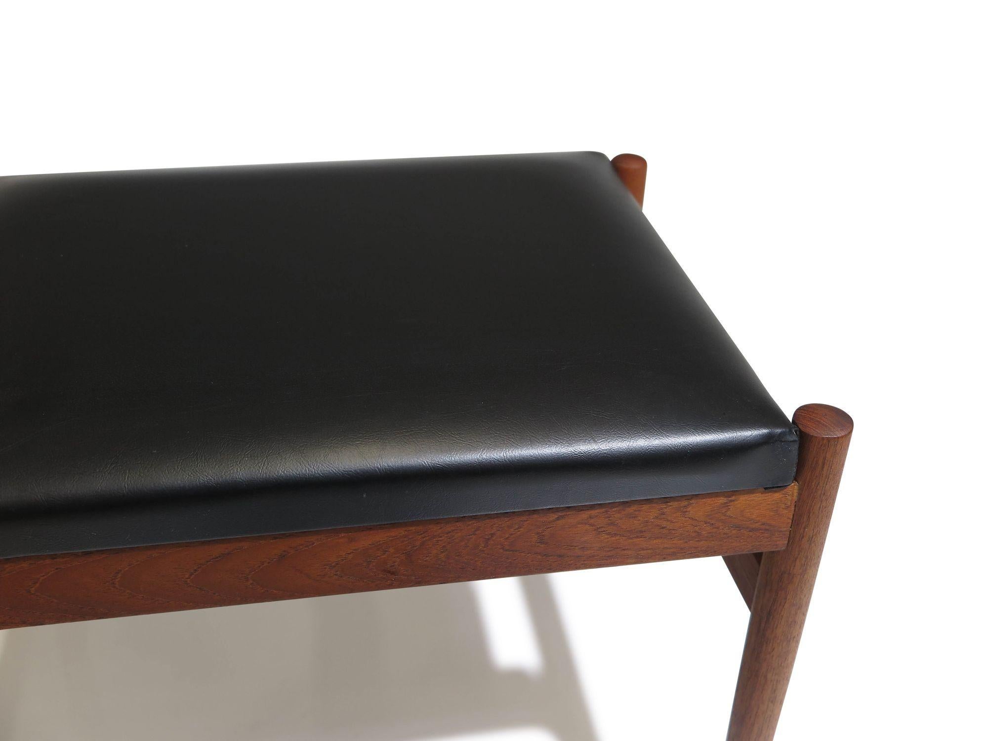 Ottoman danois en teck d'origine Bon état - En vente à Oakland, CA