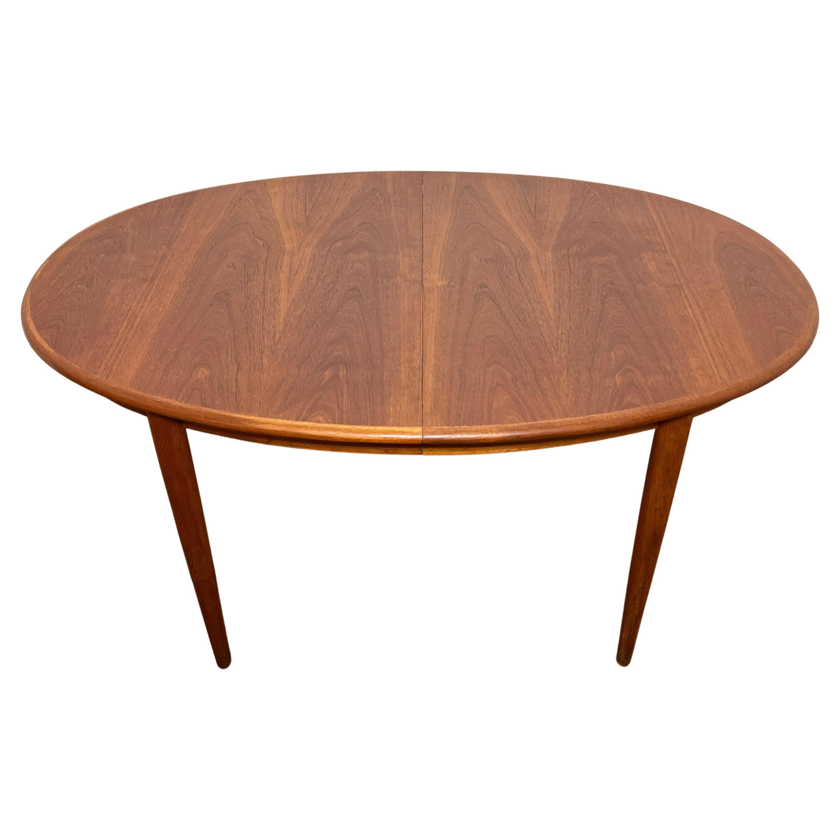 Danish Teak Oval Dining Table With Two Leaves by Gudme, Circa 1960s For Sale
