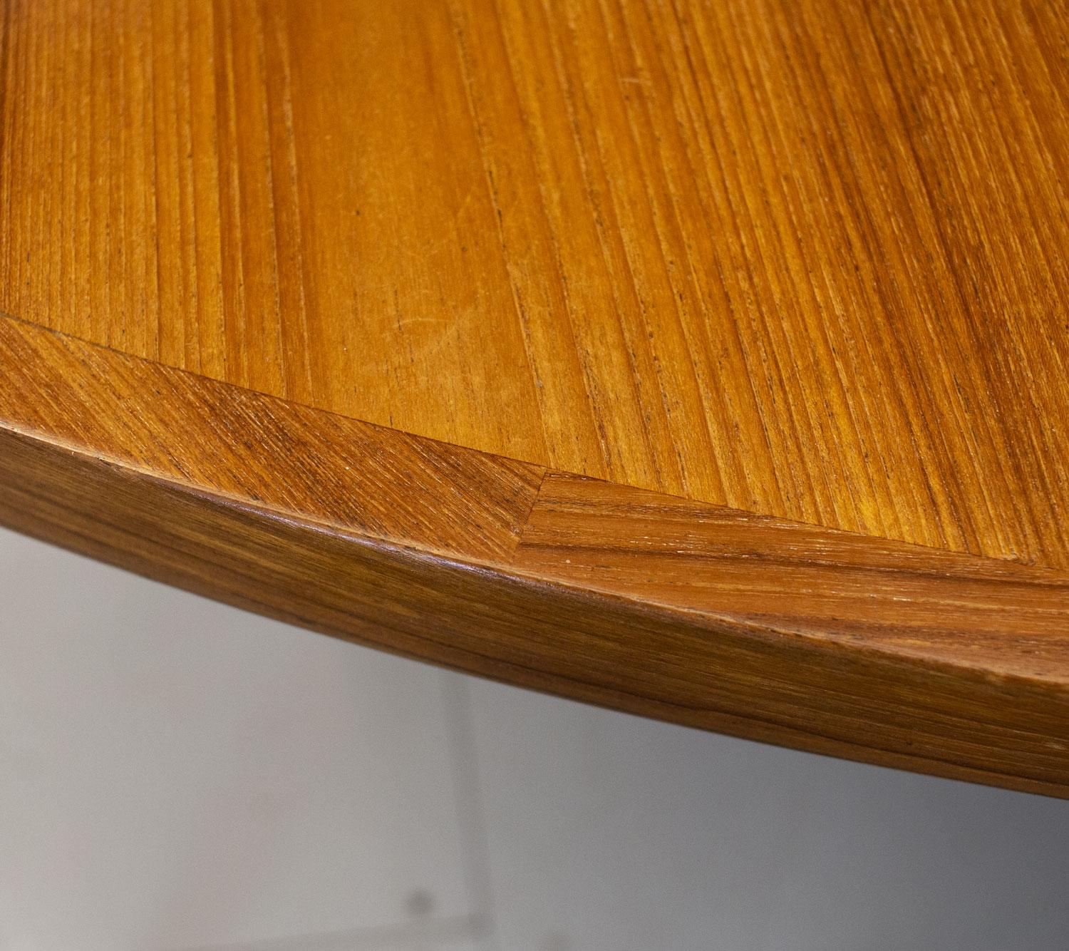 Danish Teak Oval Extending Dining Table by John Mortensen, 1960s For Sale 4