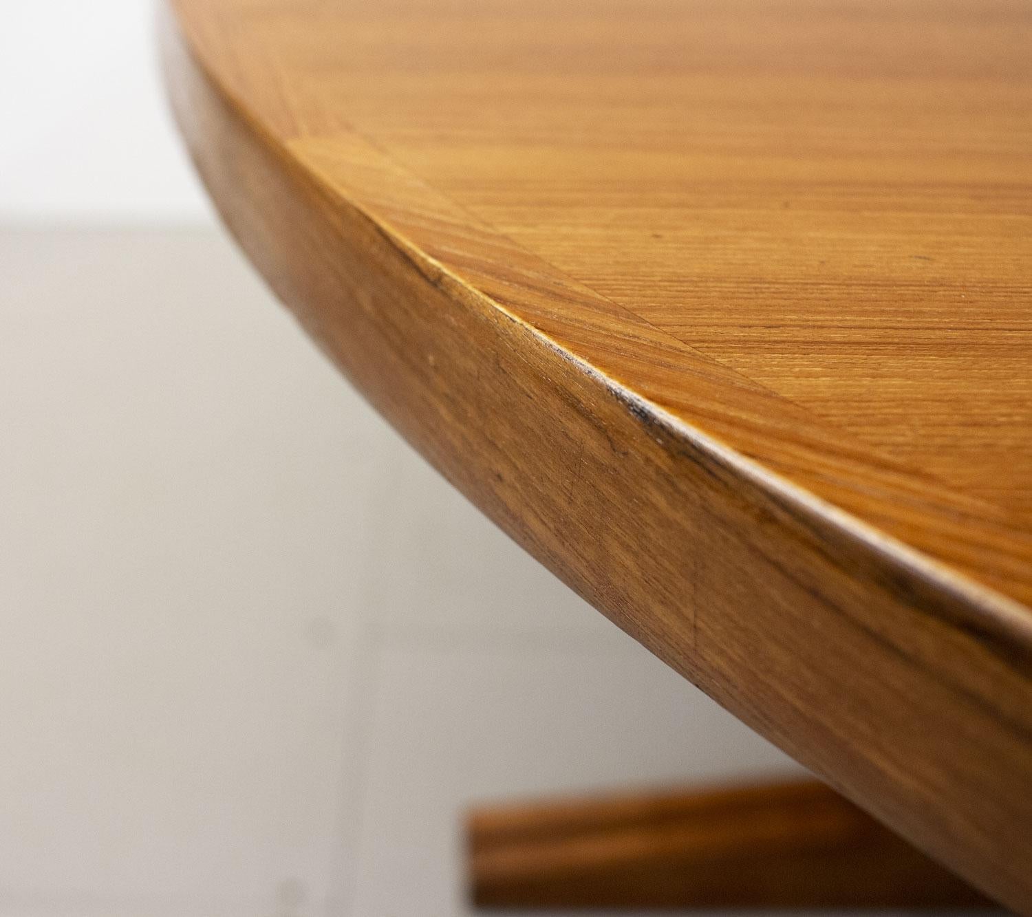 Danish Teak Oval Extending Dining Table by John Mortensen, 1960s For Sale 5