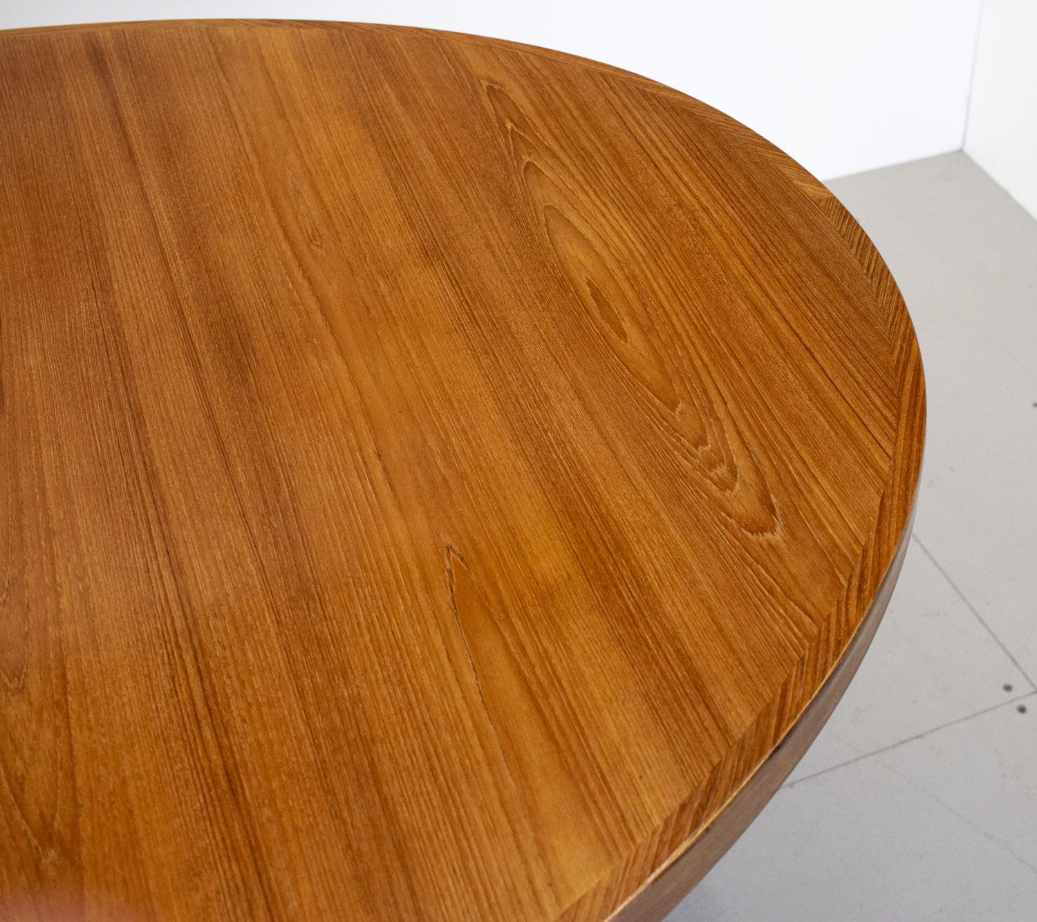 Danish Teak Oval Extending Dining Table by John Mortensen, 1960s In Good Condition For Sale In Southampton, GB
