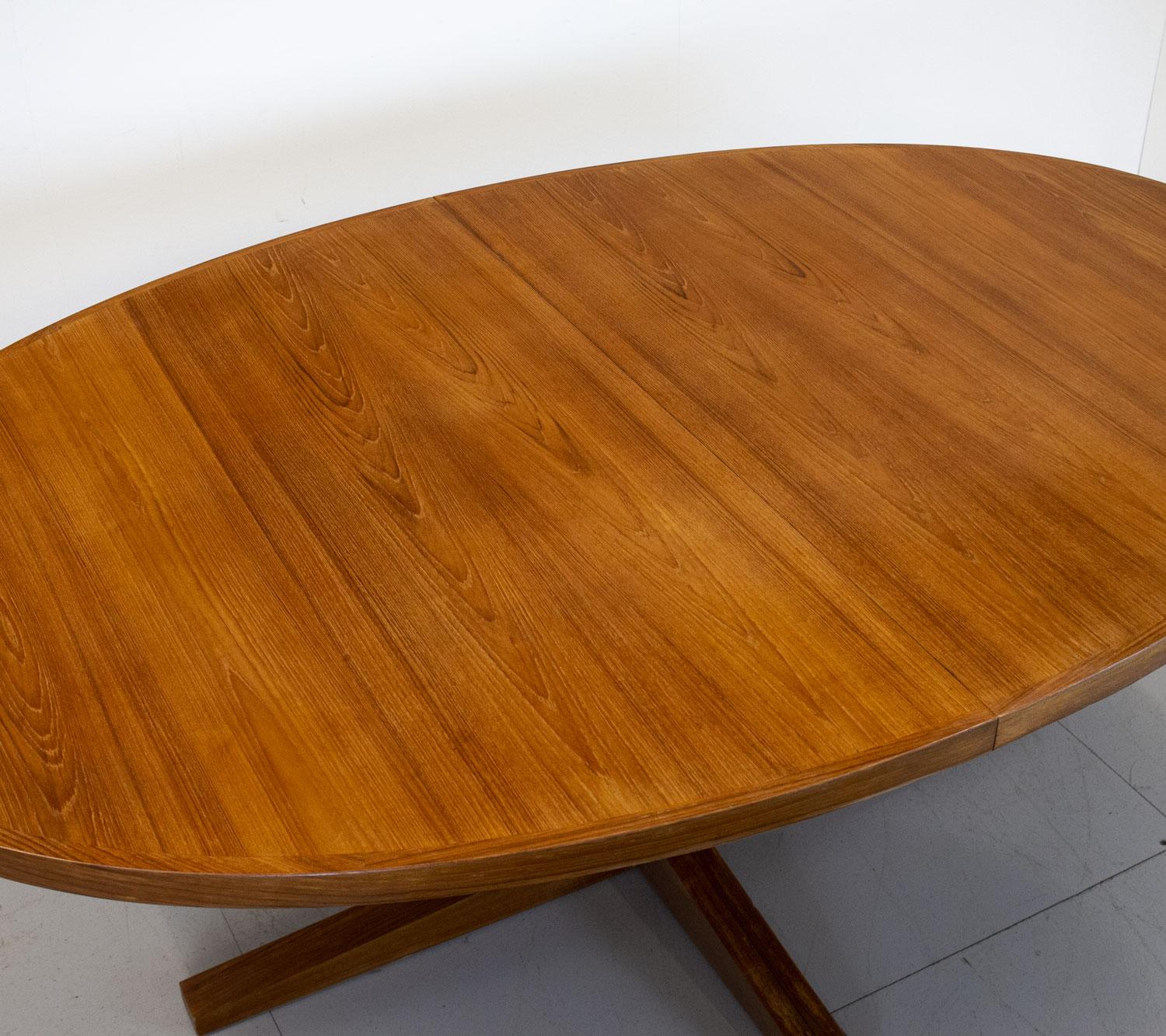 Danish Teak Oval Extending Dining Table by John Mortensen, 1960s For Sale 1