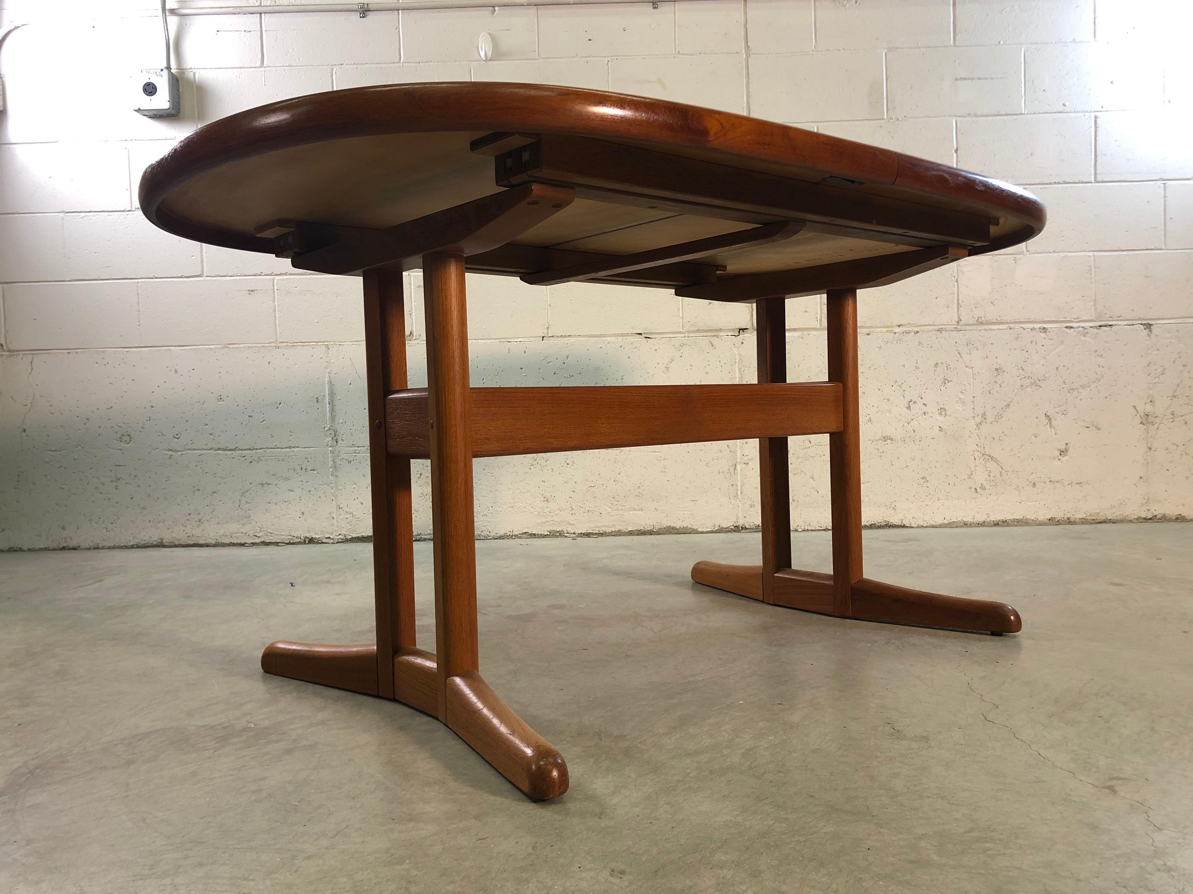 Danish Teak Oval Tile Top Dining Table by Am Mobler In Good Condition In Amherst, NH