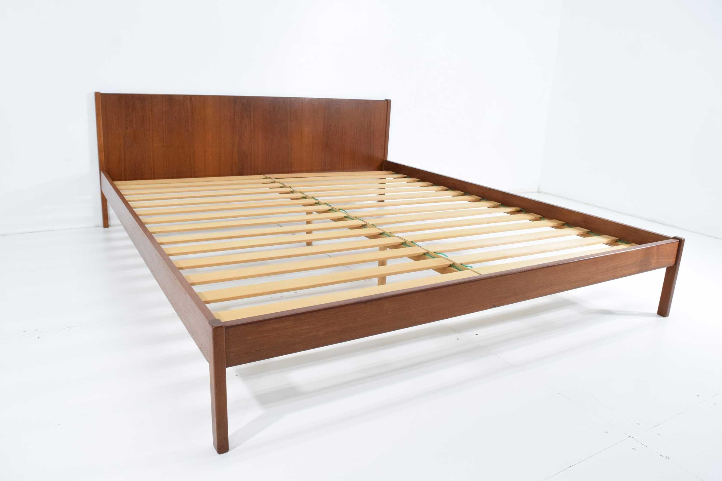 oversized platform bed frame queen