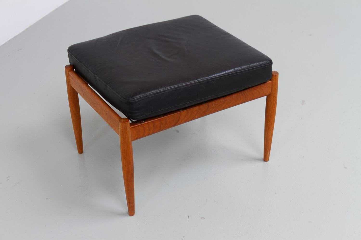 Danish Teak Paper Knife Ottoman by Kai Kristiansen, 1960s. For Sale 8