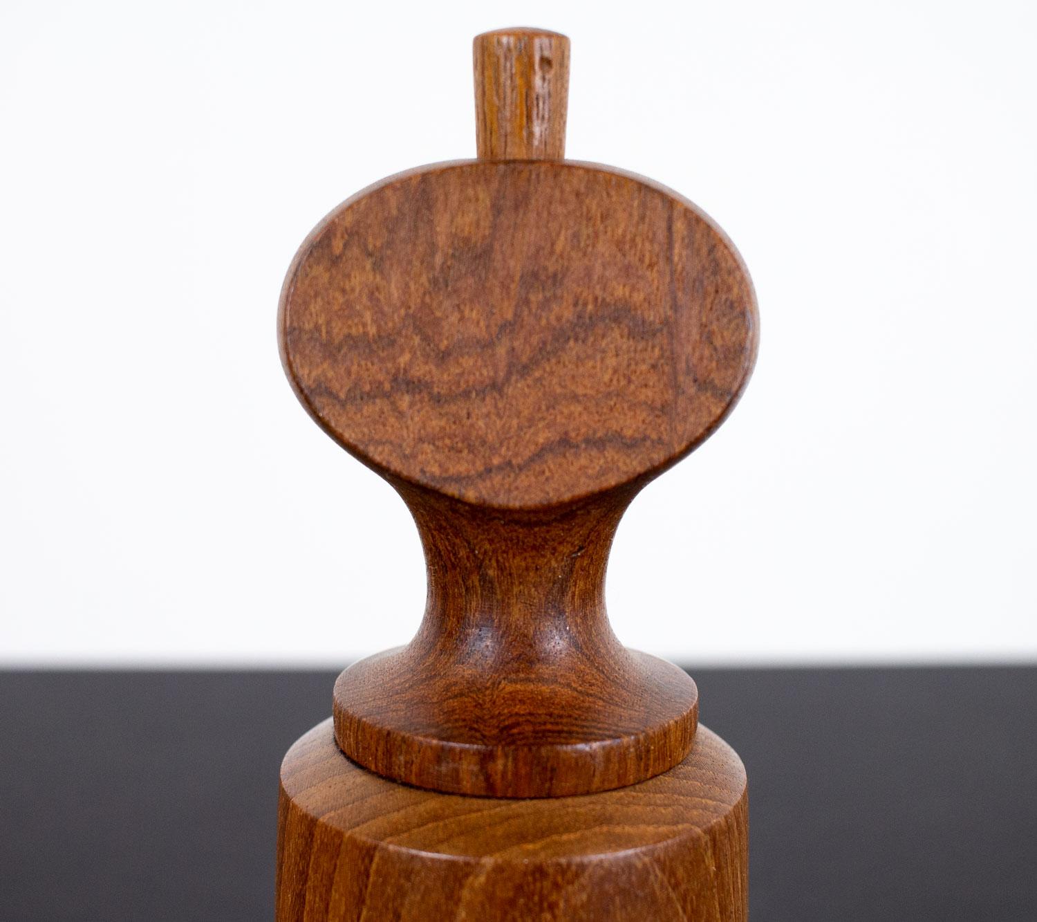 Danish Teak Pepper Mill by Jens Quistgaard for Dansk, 1960s In Good Condition For Sale In Southampton, GB
