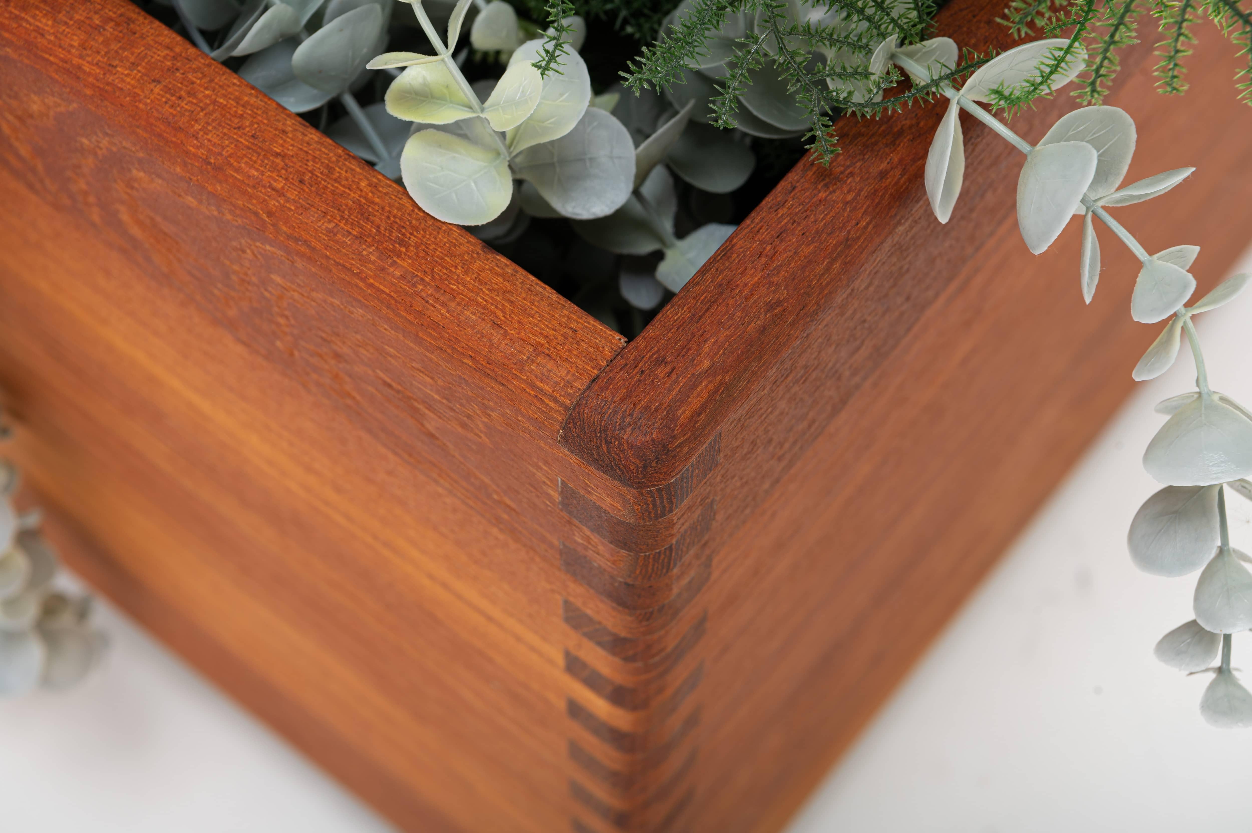 Danese Fioriera danese in teak in vendita