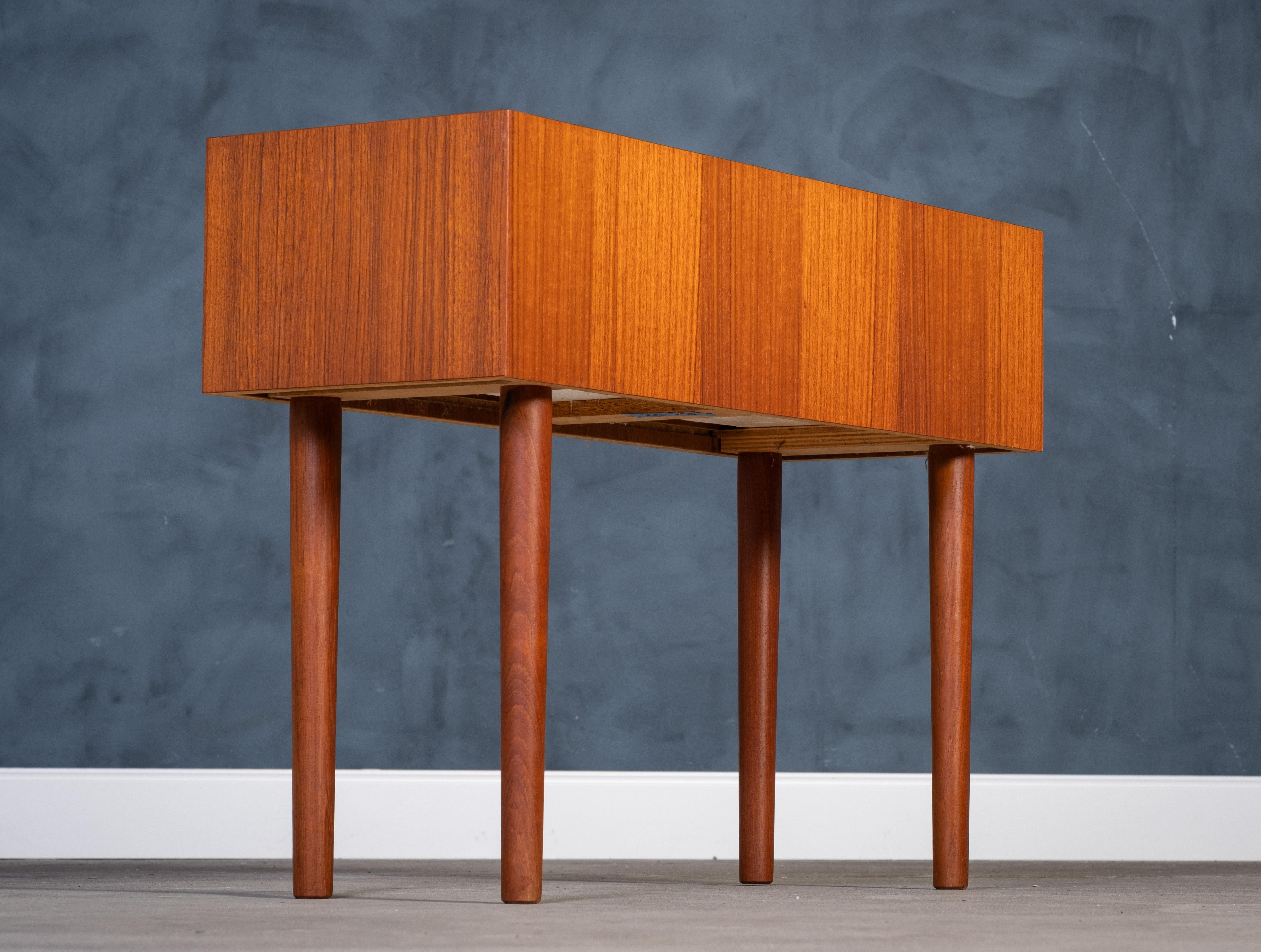 Danish Teak Planter with Styrofoam Insert, 1960s In Good Condition For Sale In Nørre Aaby, DK