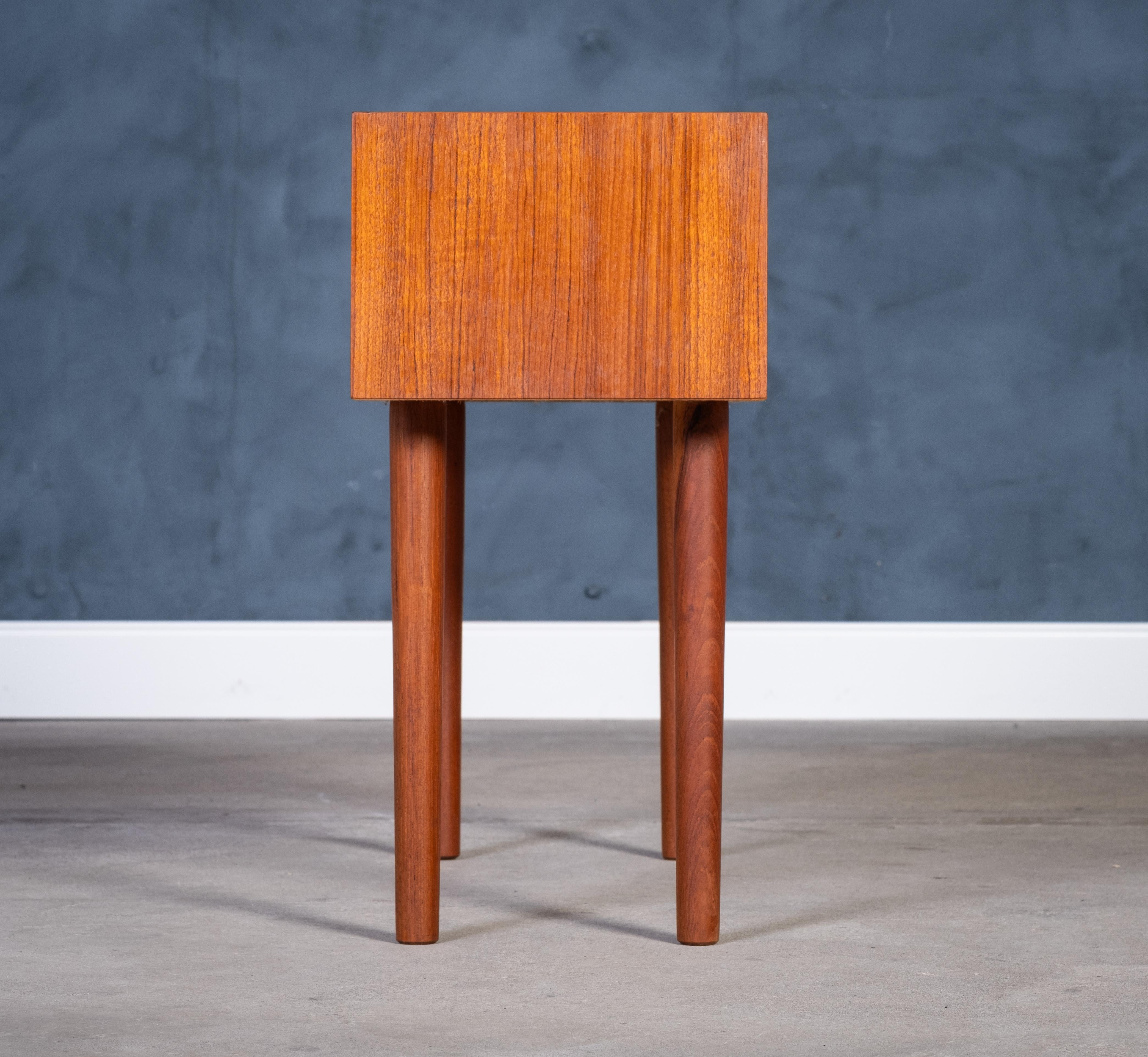 Danish Teak Planter with Styrofoam Insert, 1960s For Sale 1