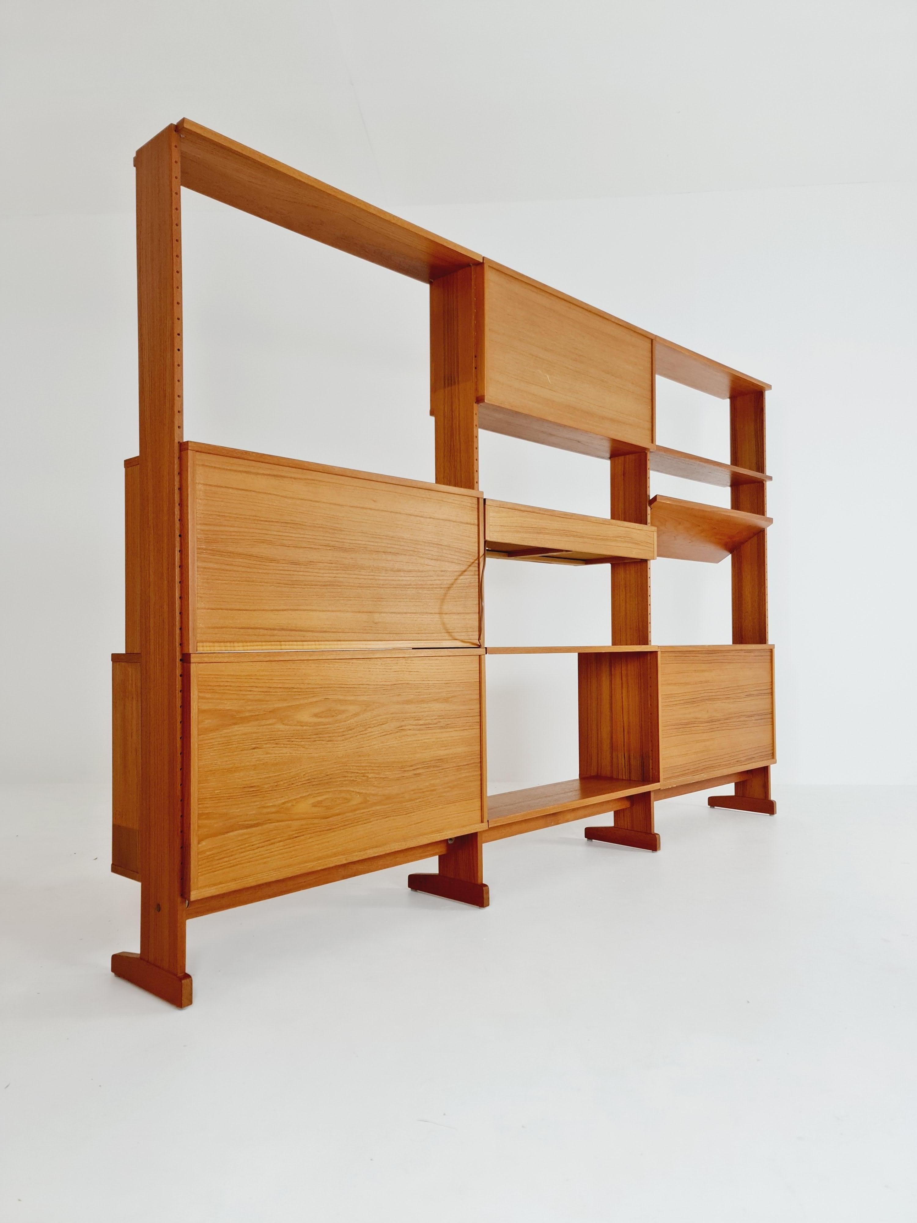 Danish teak room divider, modular library bookcase by L Chr Larsen & Son For Sale 7