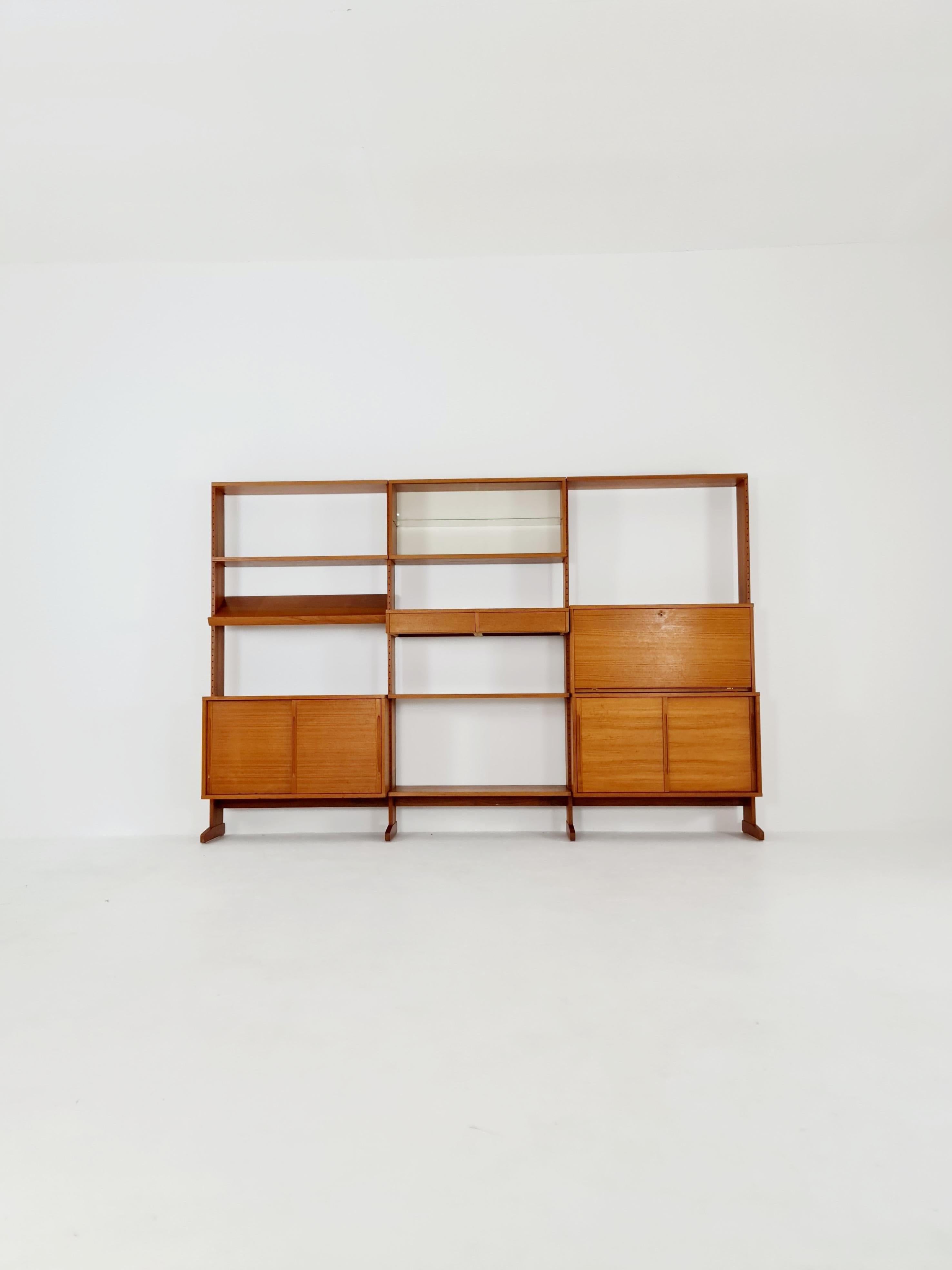 Danish teak room divider, modular library bookcase by L Chr Larsen & Son For Sale 10