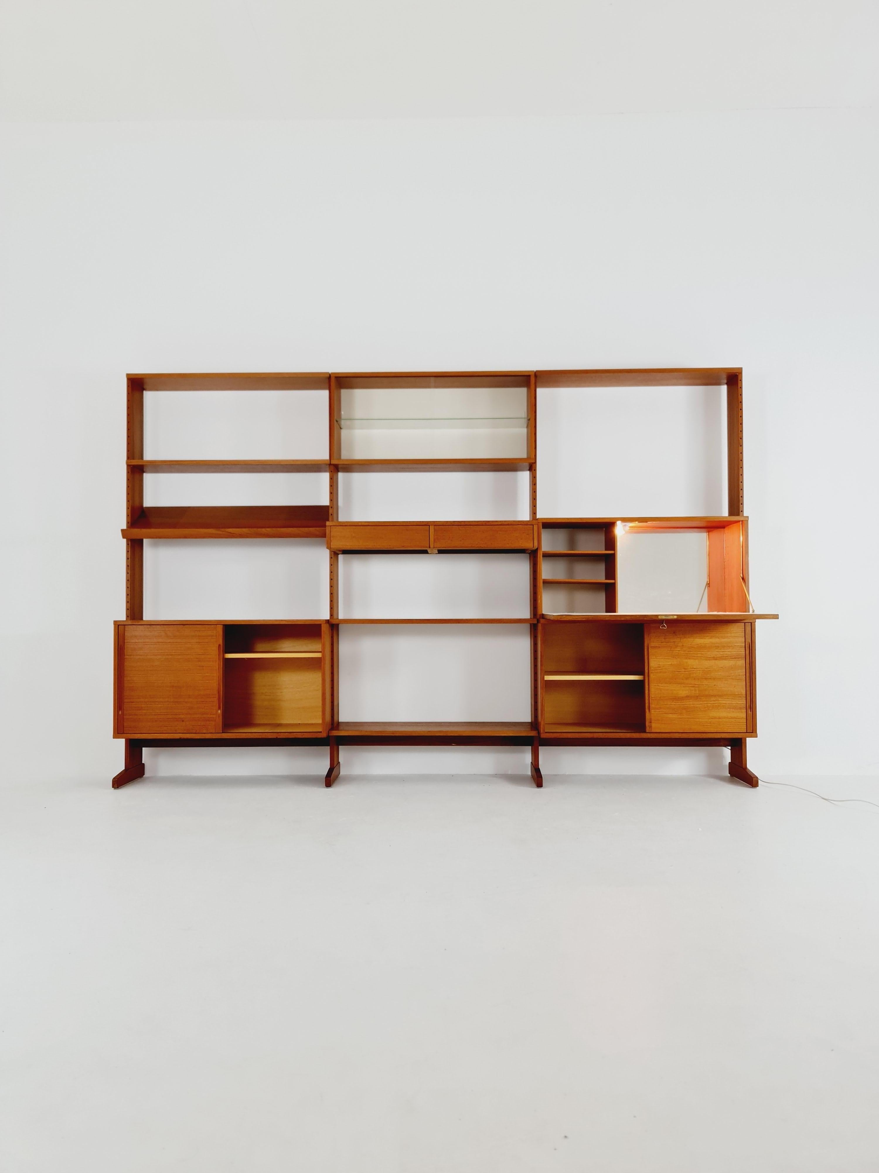 Danish teak room divider, modular library bookcase by L Chr Larsen & Son For Sale 1