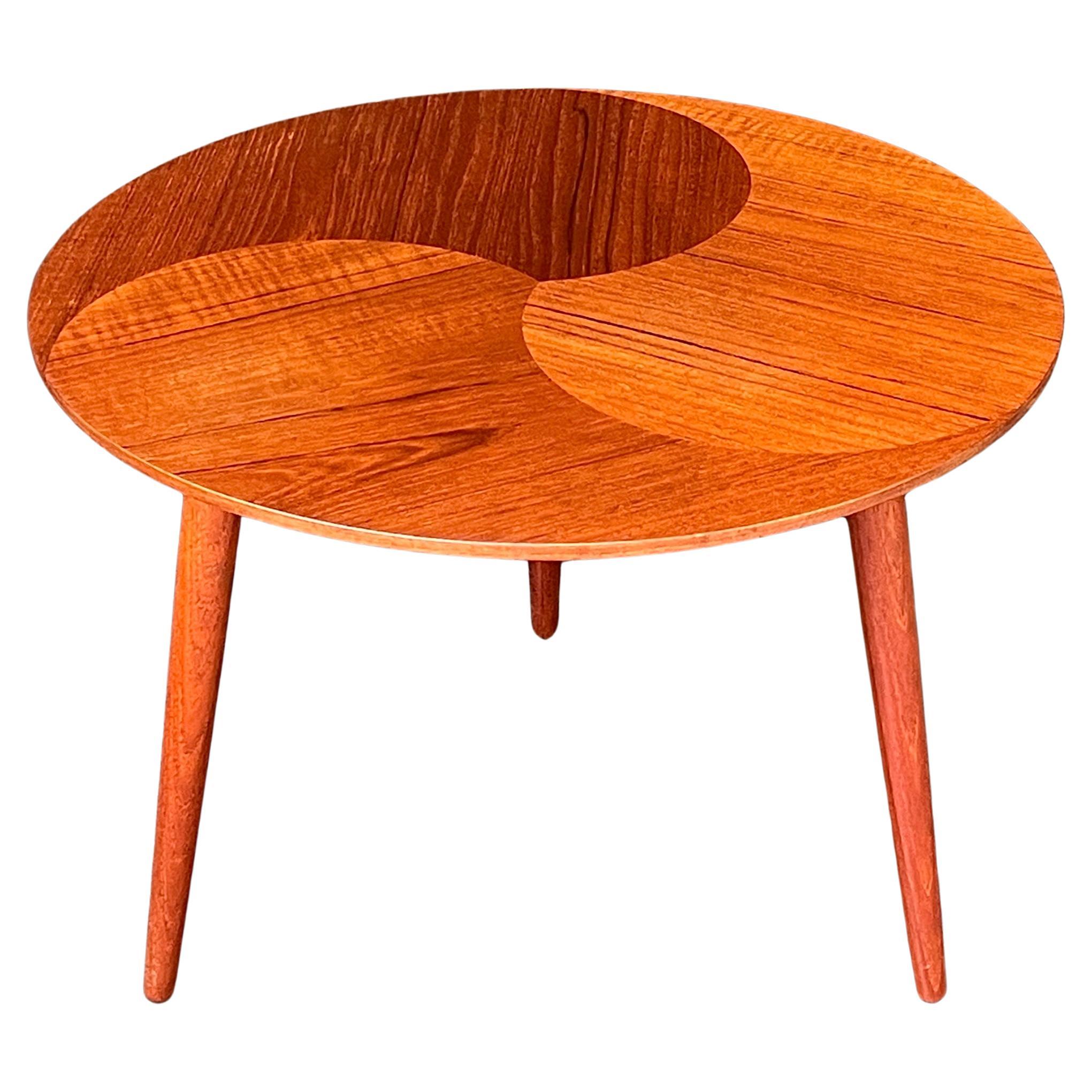 Runder, kleiner dänischer Teakholz-Tisch mit Pinwheel-Intarsien, Vintage, Mid-Century Skandinavisch, skandinavisch im Angebot