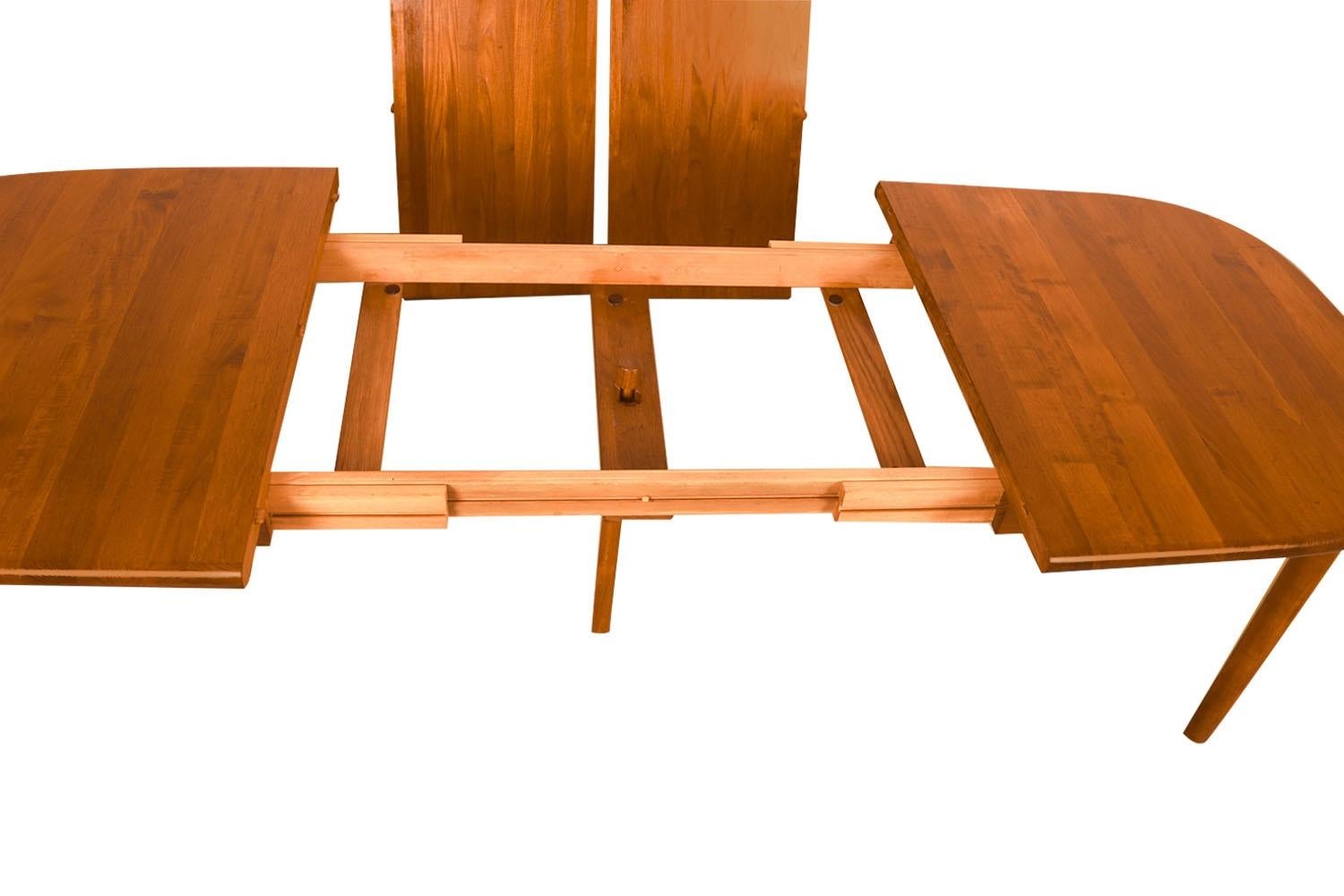 Mid-Century Modern Danish Teak Rounded Corners Extendable Rectangle Dining Table  For Sale