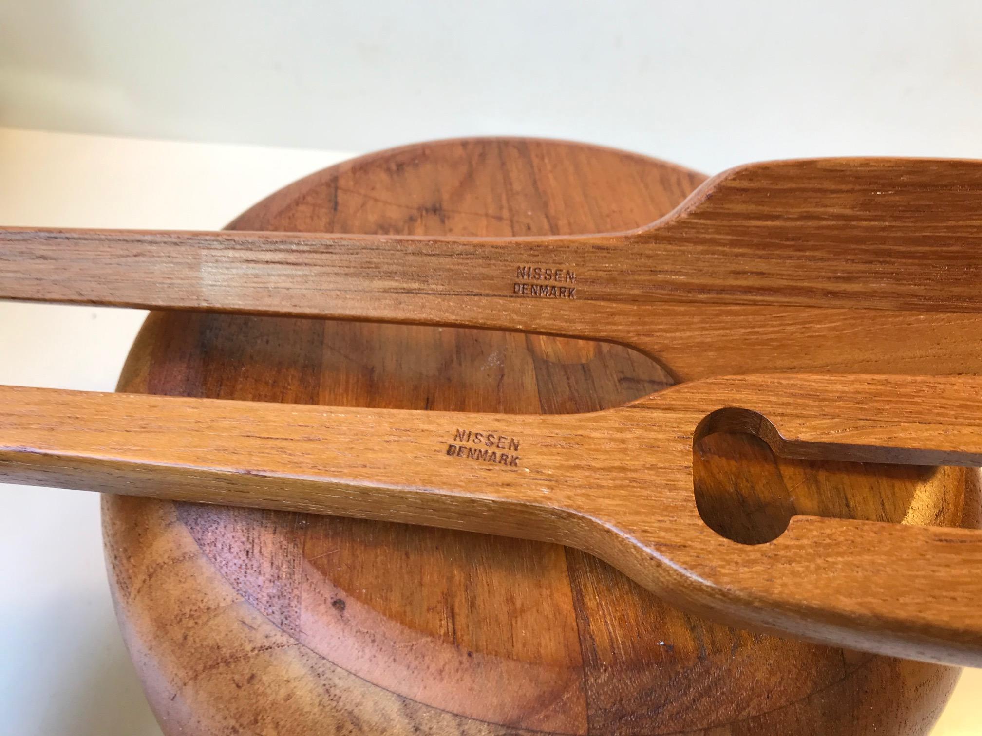 Mid-Century Modern Danish Teak Salad Bowl and Servers by Richard Nissen, 1960s, Set of 3 For Sale