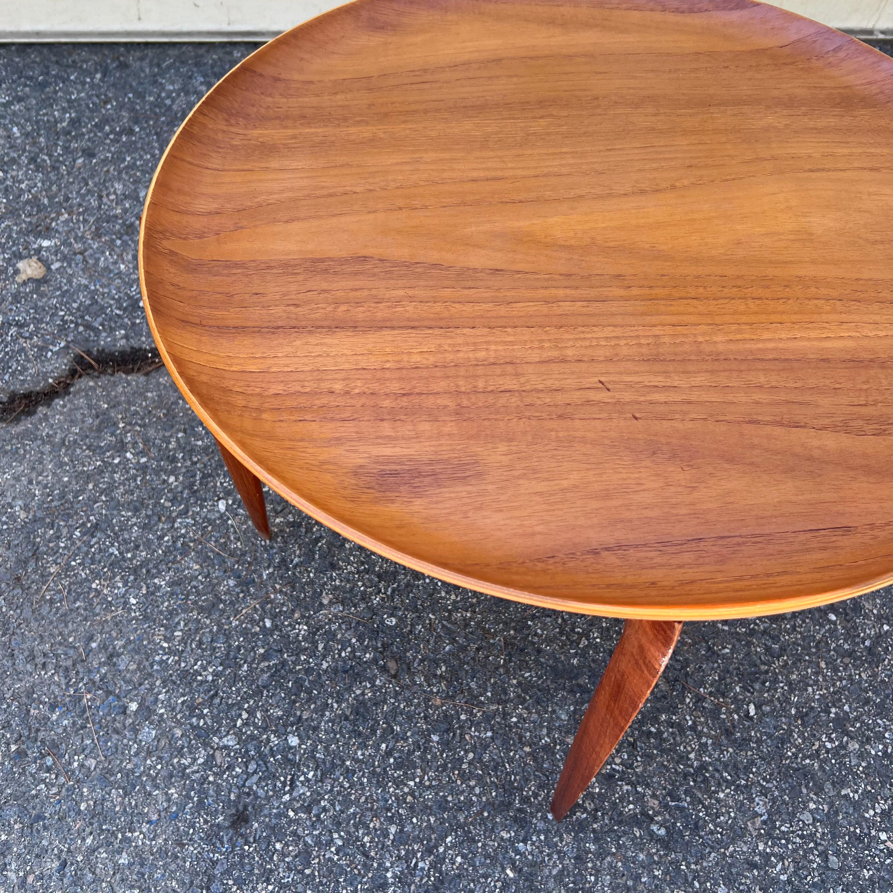 Danish Teak Sculpted Top Round Side Table by Illums Bolighus In Good Condition In Asheville, NC