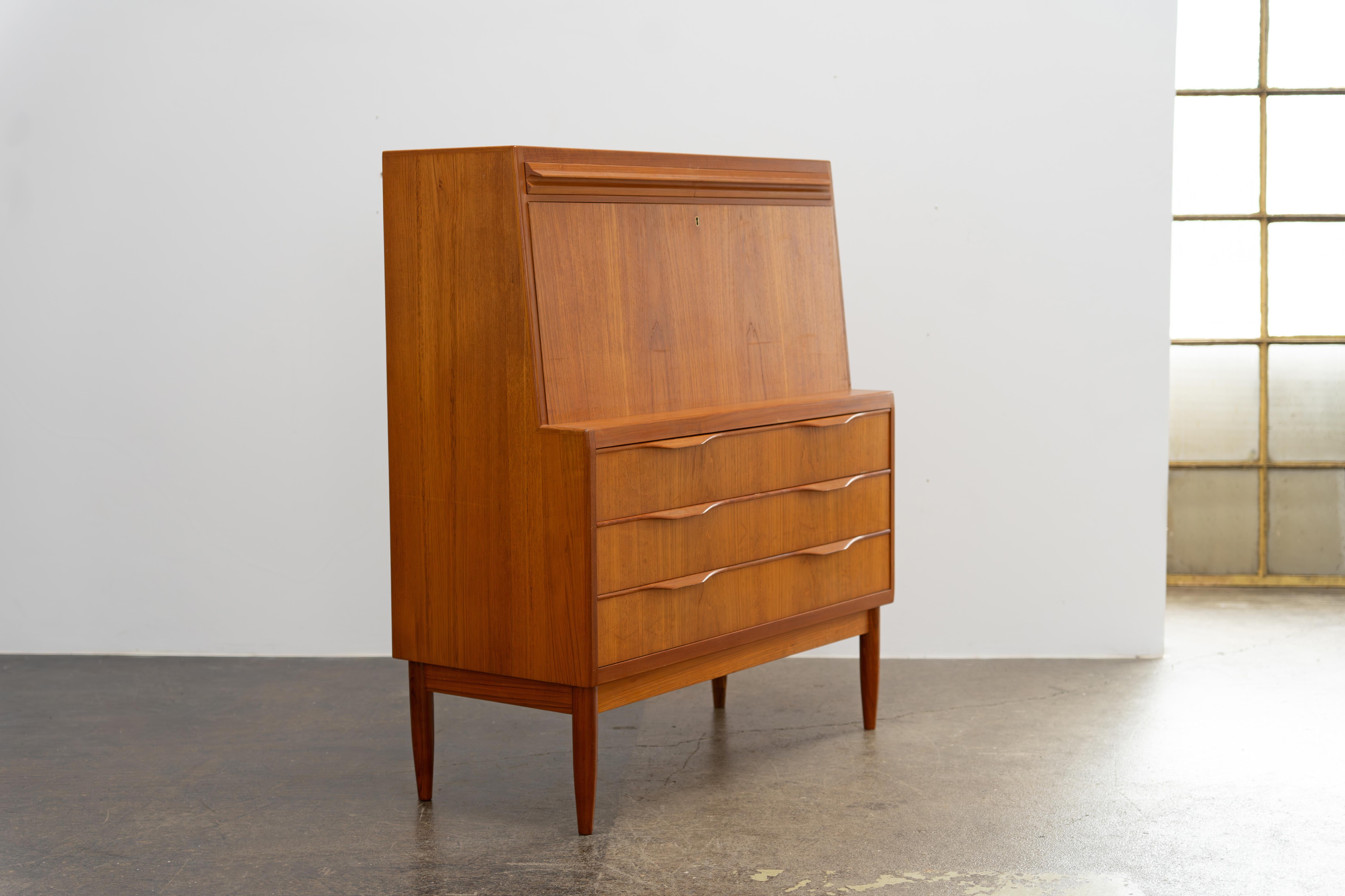 Dänischer Sekretär aus Teakholz von Erling Torvits für Klim Møbelfabrik, 1960er Jahre im Zustand „Gut“ im Angebot in Rosendahl, DE