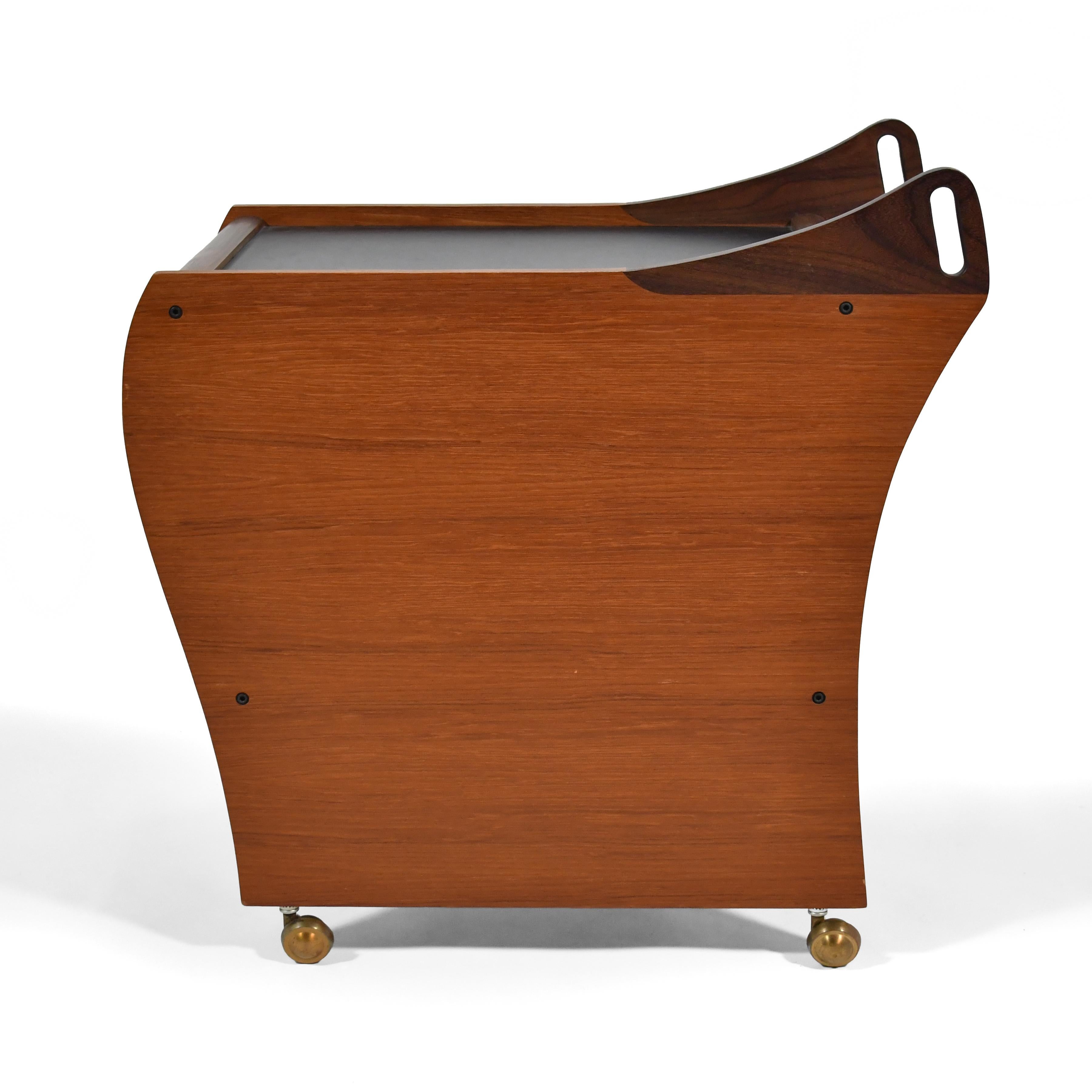 Dänischer dänischer Servierwagen aus Teakholz (Mitte des 20. Jahrhunderts) im Angebot
