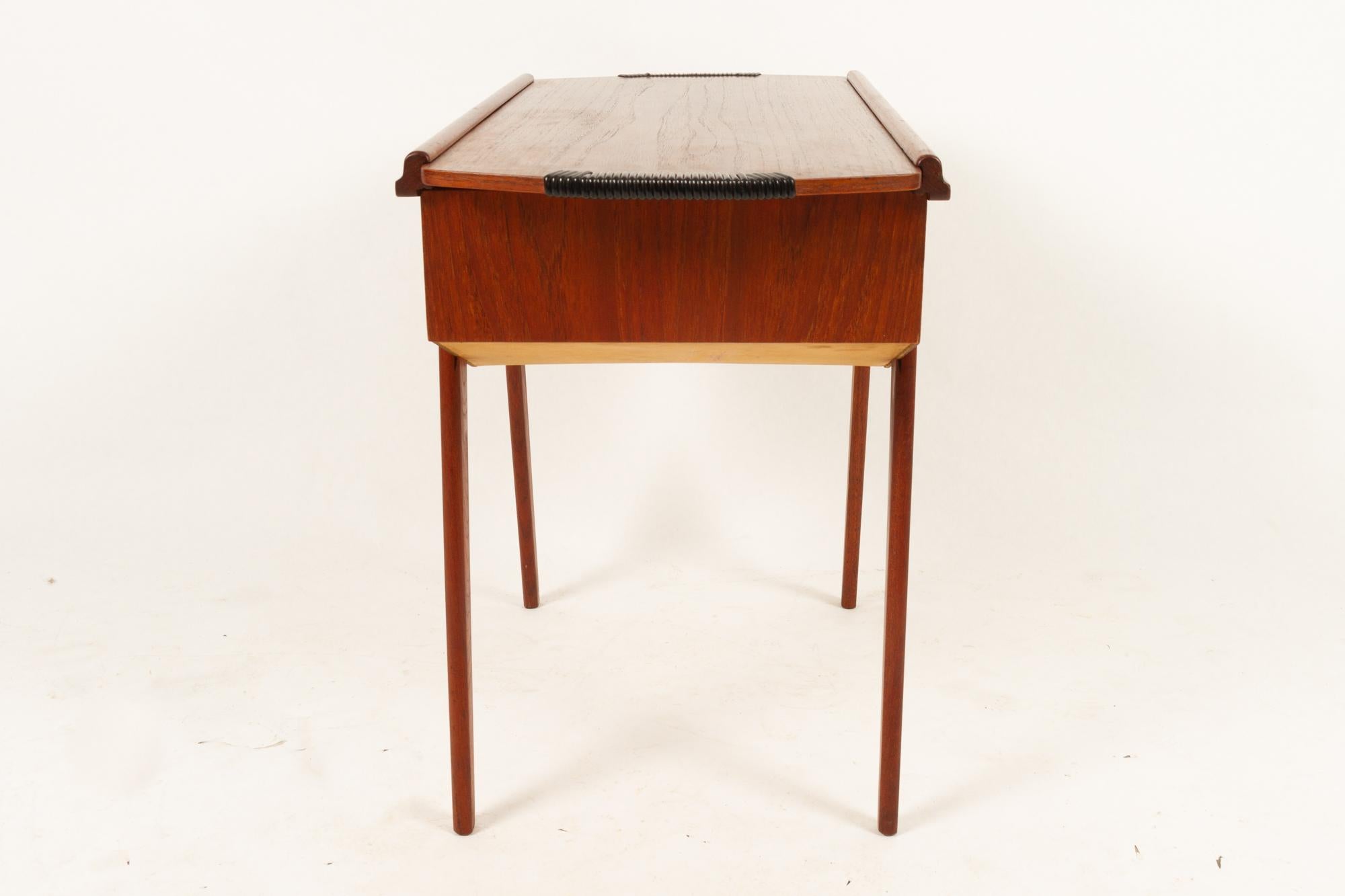 Danish Teak Sewing Table, 1950s In Good Condition In Asaa, DK