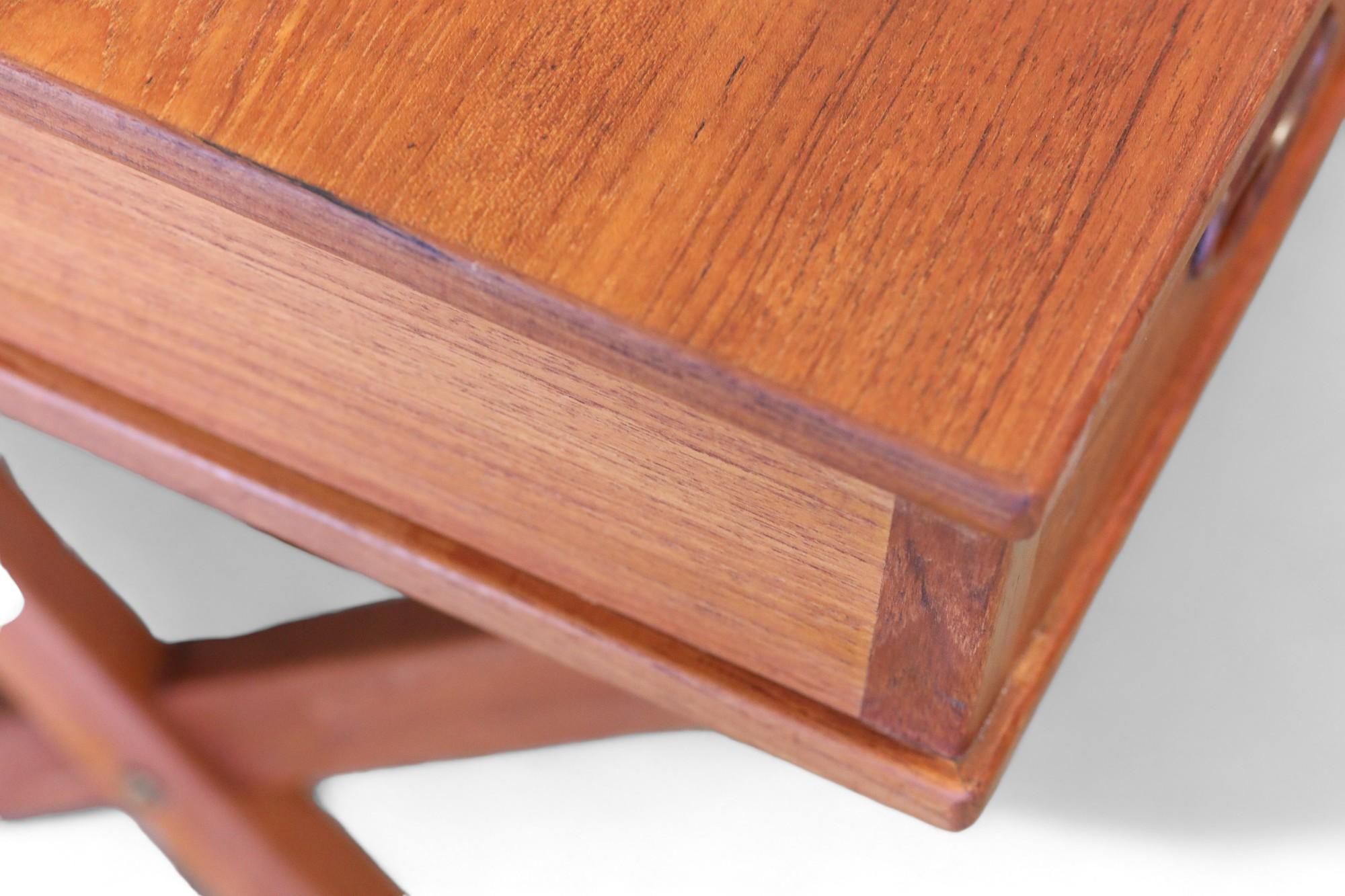 Mesa de costura danesa de teca con cajón, años 60 Danés en venta
