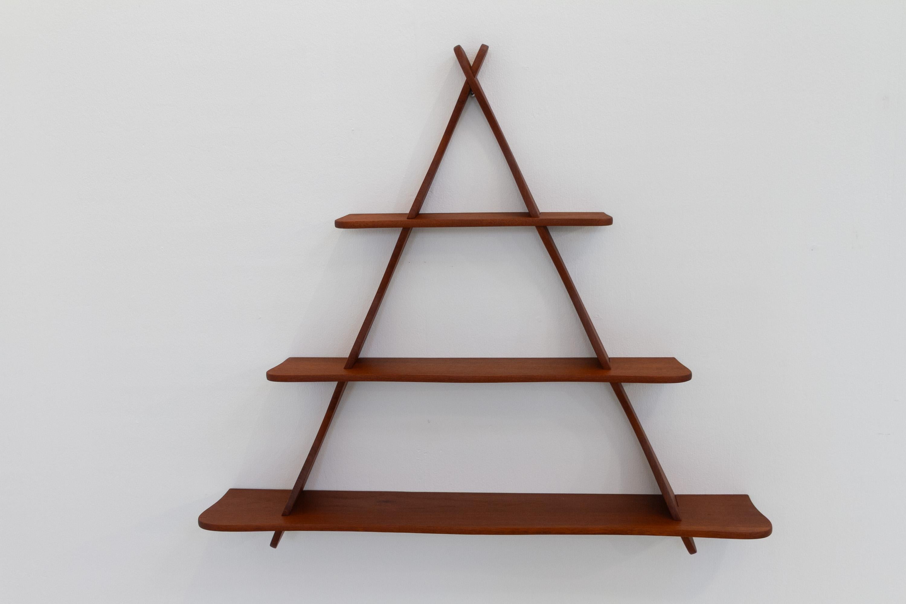 Danish Teak Shelf attributed to Peder Moos, 1950s. In Good Condition For Sale In Asaa, DK