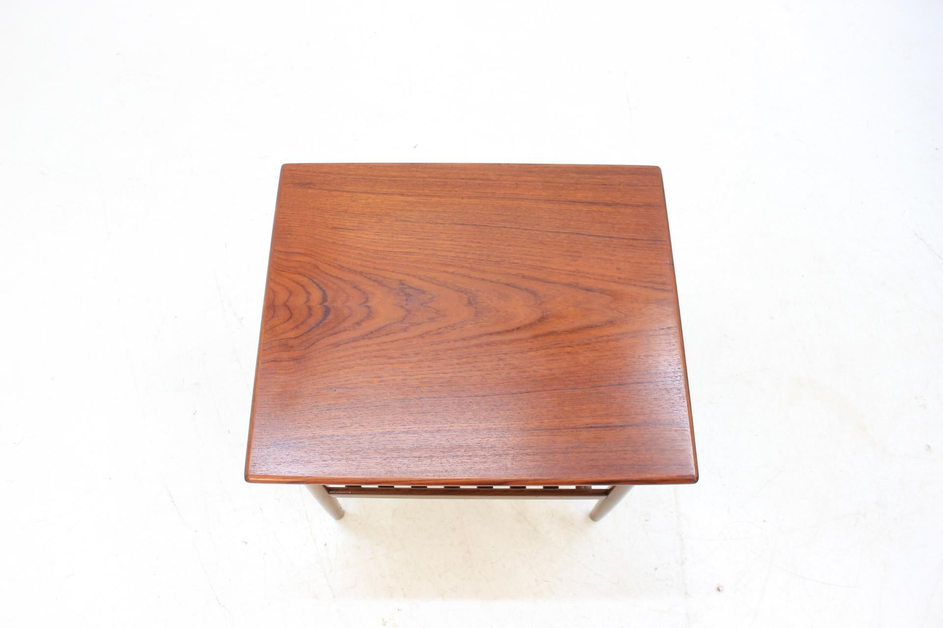 Danish Teak Side Table, 1960 In Good Condition In Praha, CZ