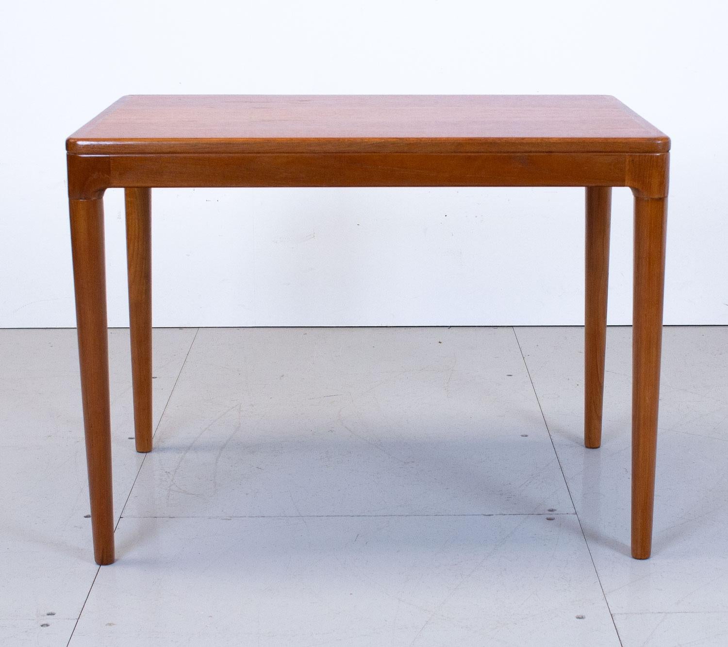 Scandinavian Modern Danish Teak Side Table by Arne Hovmand-Olsen for Mogens Kold, 1960s For Sale