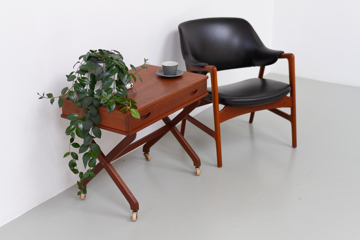 Danish Teak Side Table with Drawer, 1960s. For Sale 13
