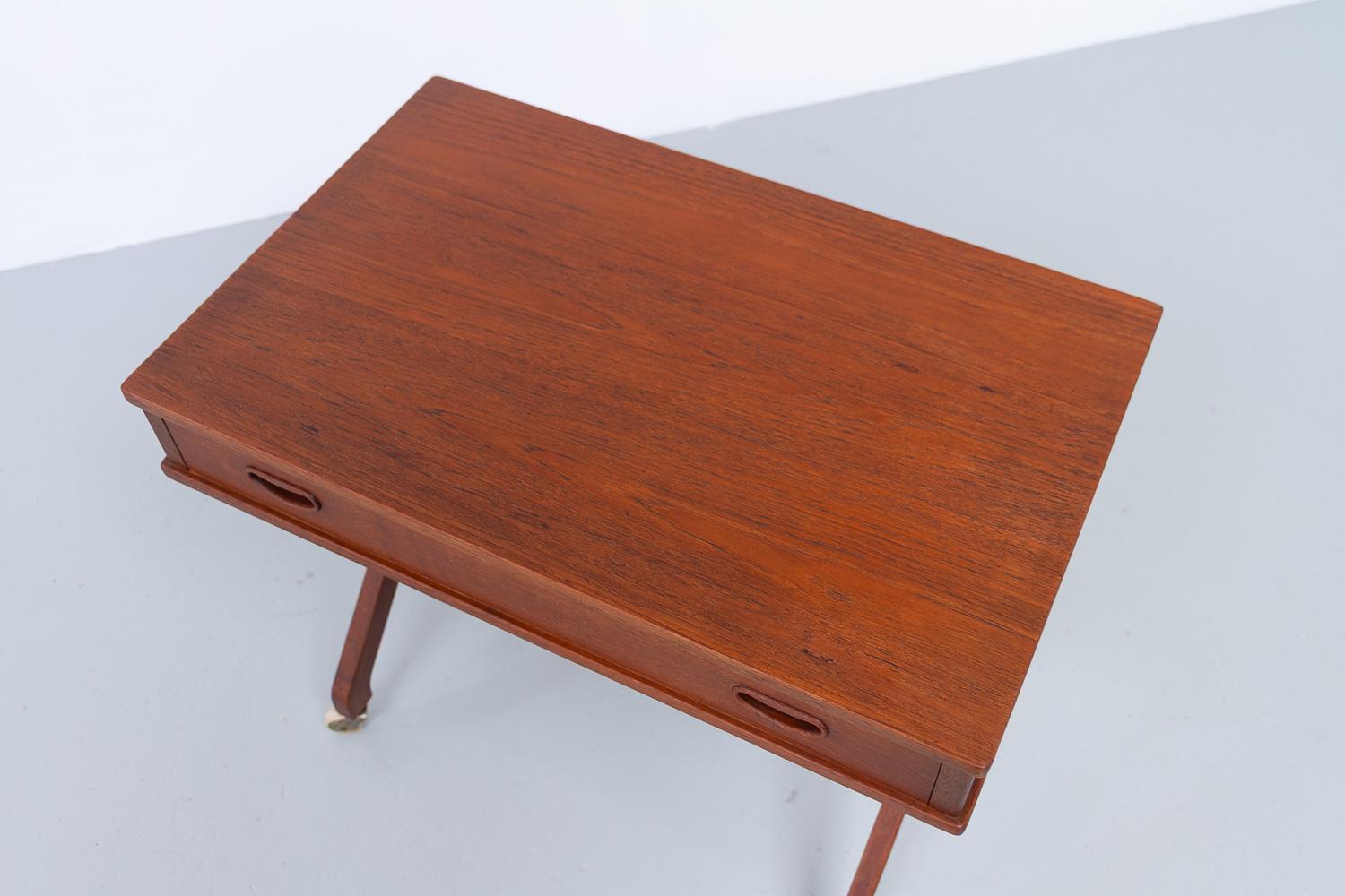 Danish Teak Side Table with Drawer, 1960s. For Sale 1