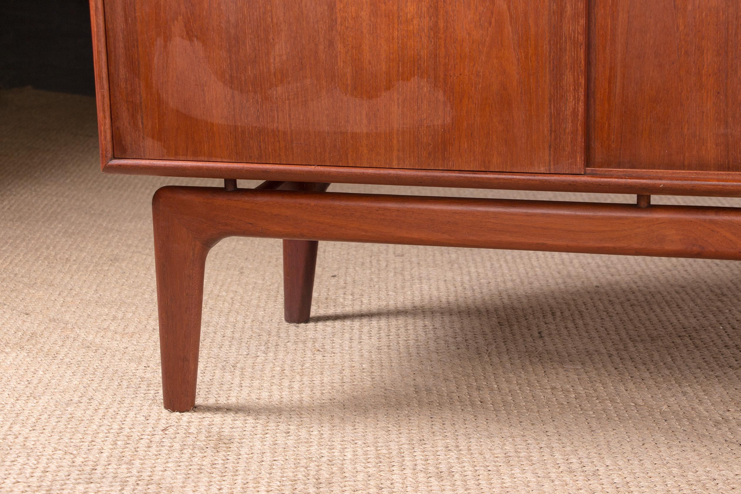 Danish Teak Sideboard by Arne Hovmand-Olsen for Mogens Kold, 1960 For Sale 13