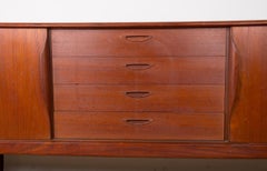 Credenza in teak danese di Henry Walter Klein per Bramin 1960.