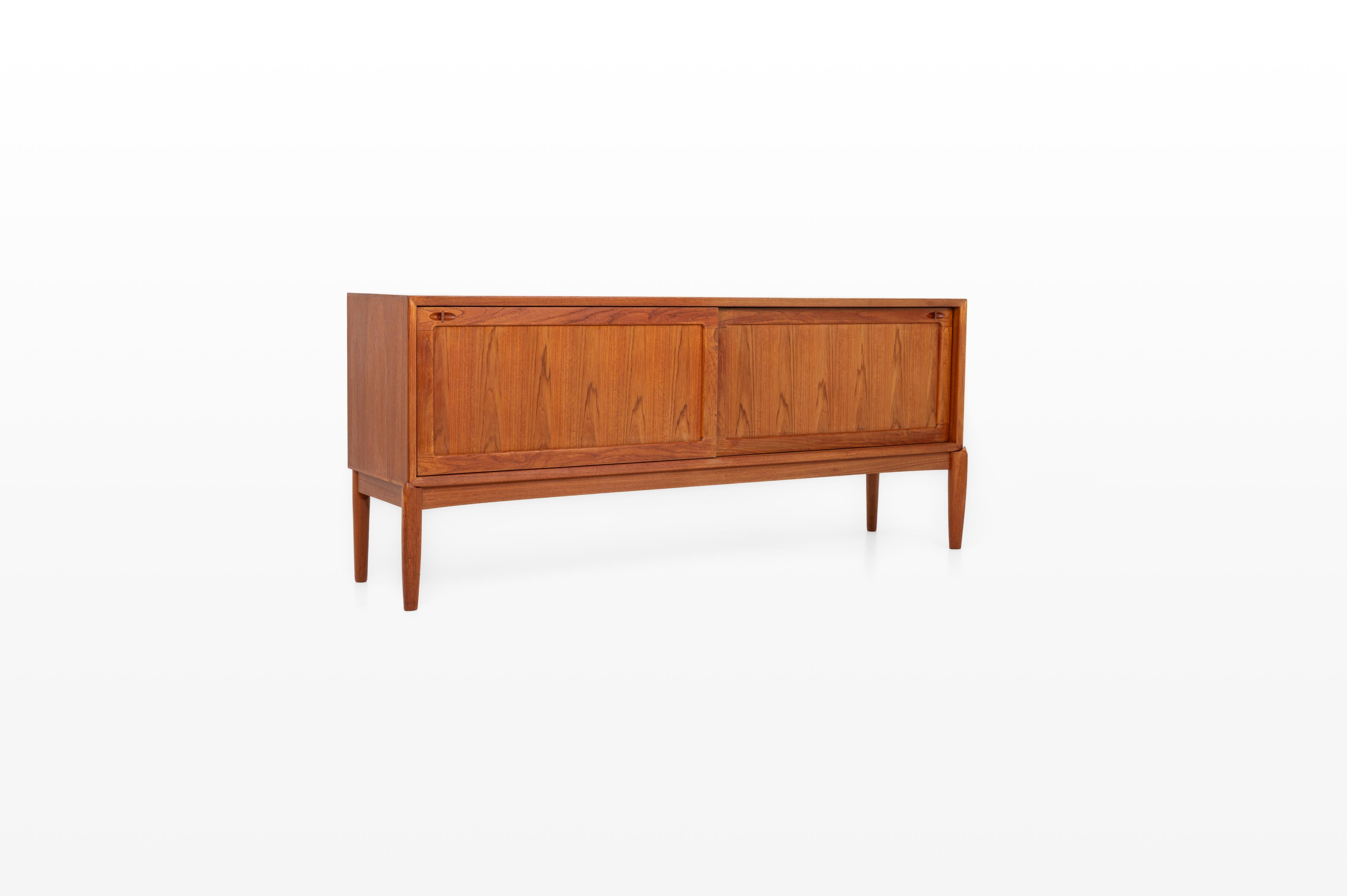 Scandinavo moderno Credenza in teak danese di H. H. Klein per Bramin, Danimarca, anni '60 in vendita