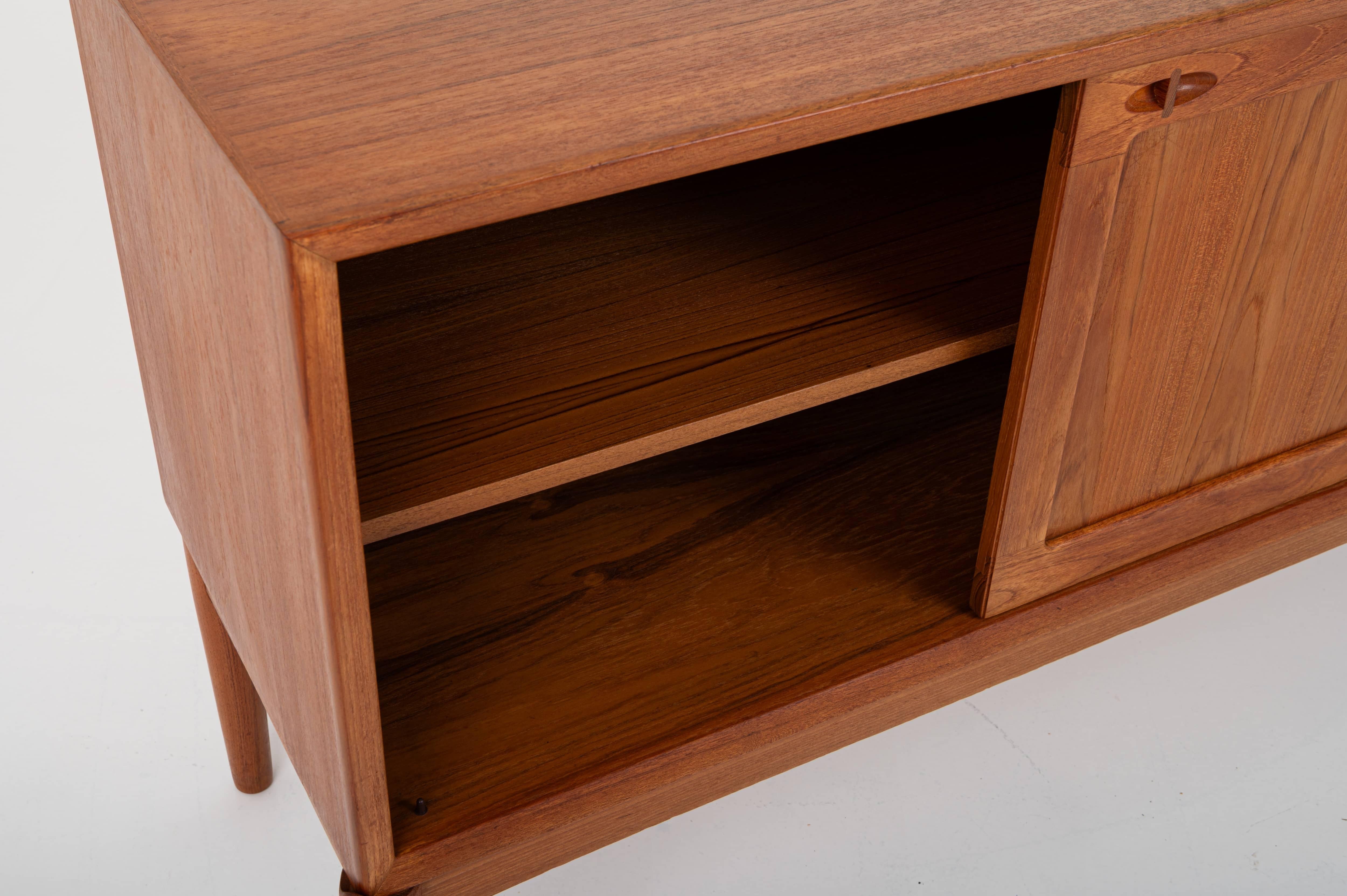 Credenza in teak danese di H. H. Klein per Bramin, Danimarca, anni '60 in vendita 1