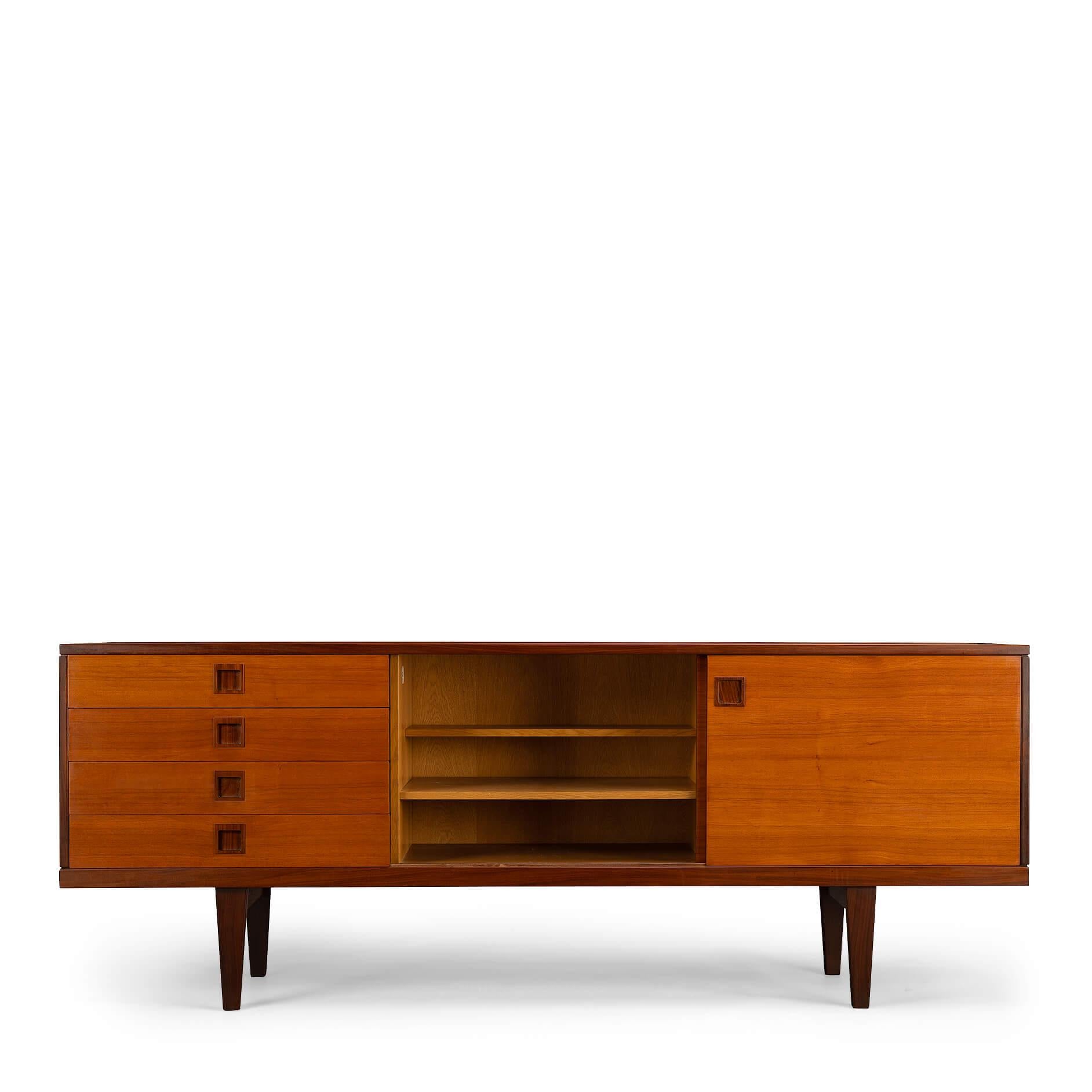 Danish Design sideboard
Mouthwatering teak beauty mid century design buffet by Niels O. Møller for the JL Møllers Denmark. This piece has a lot going for it, just note the raised edges of the top in solid teak. The front of the cabinet is in a
