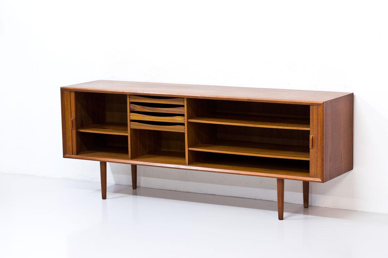 Danish Teak Sideboard by Svend Aage Larsen for Faarup Mobelfabrik, 1960s In Good Condition In Stockholm, Stockholms län