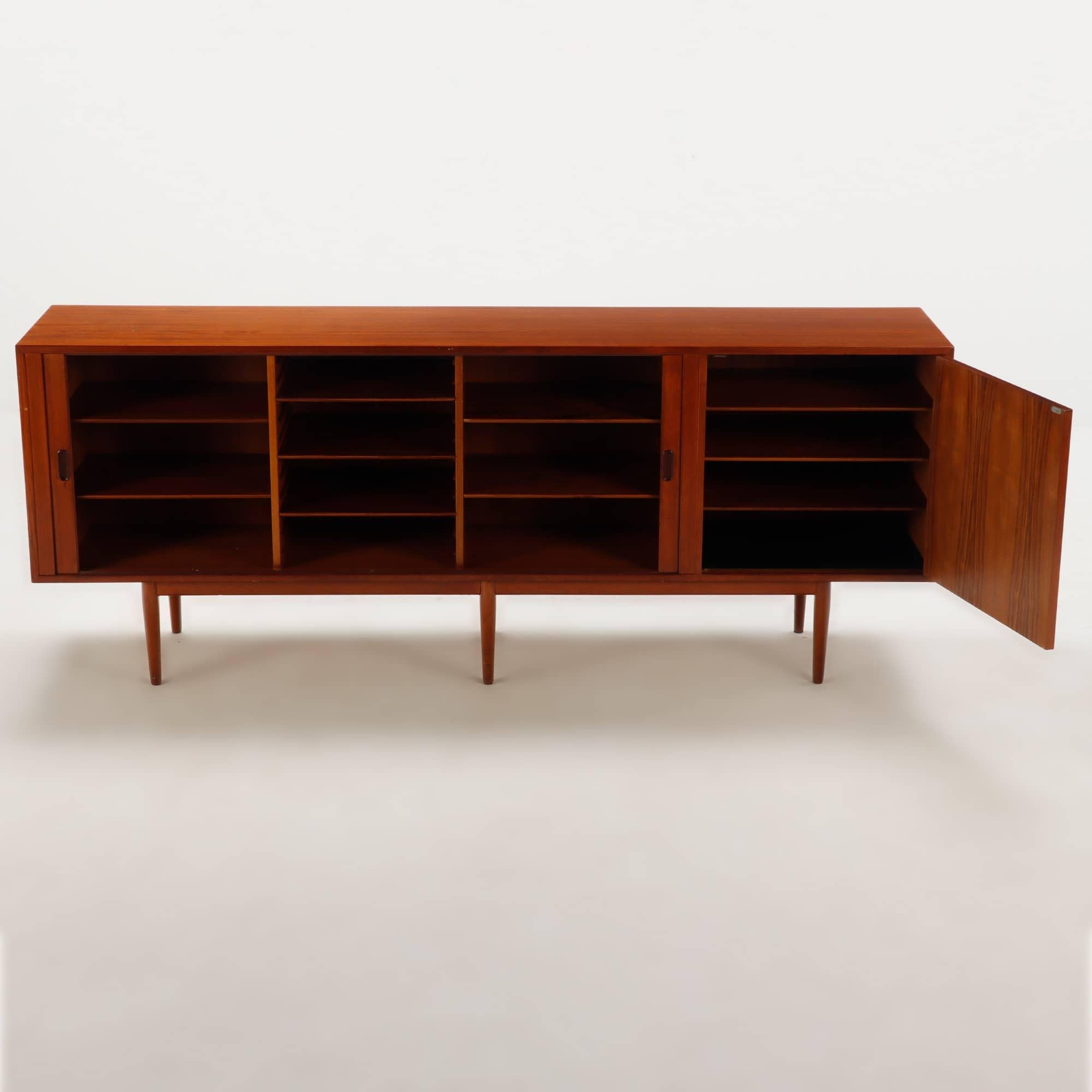 Dänisches Teakholz Sideboard / Credenze, Arne Vodder für Sibast, um 1960. (Moderne der Mitte des Jahrhunderts) im Angebot