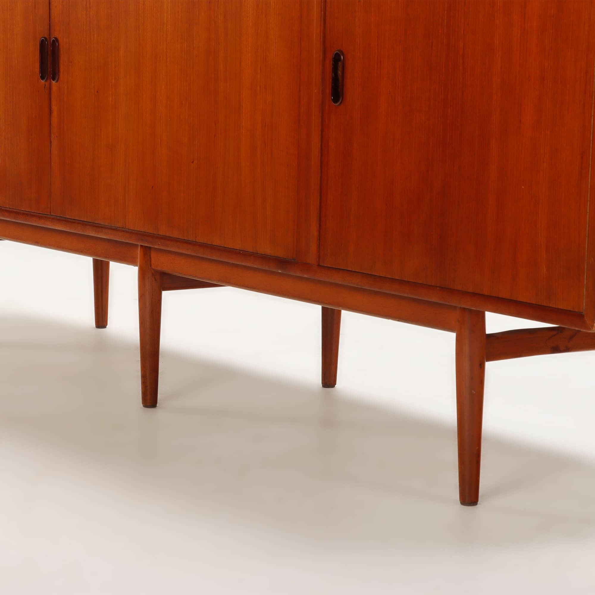 Dänisches Teakholz Sideboard / Credenze, Arne Vodder für Sibast, um 1960. (20. Jahrhundert) im Angebot