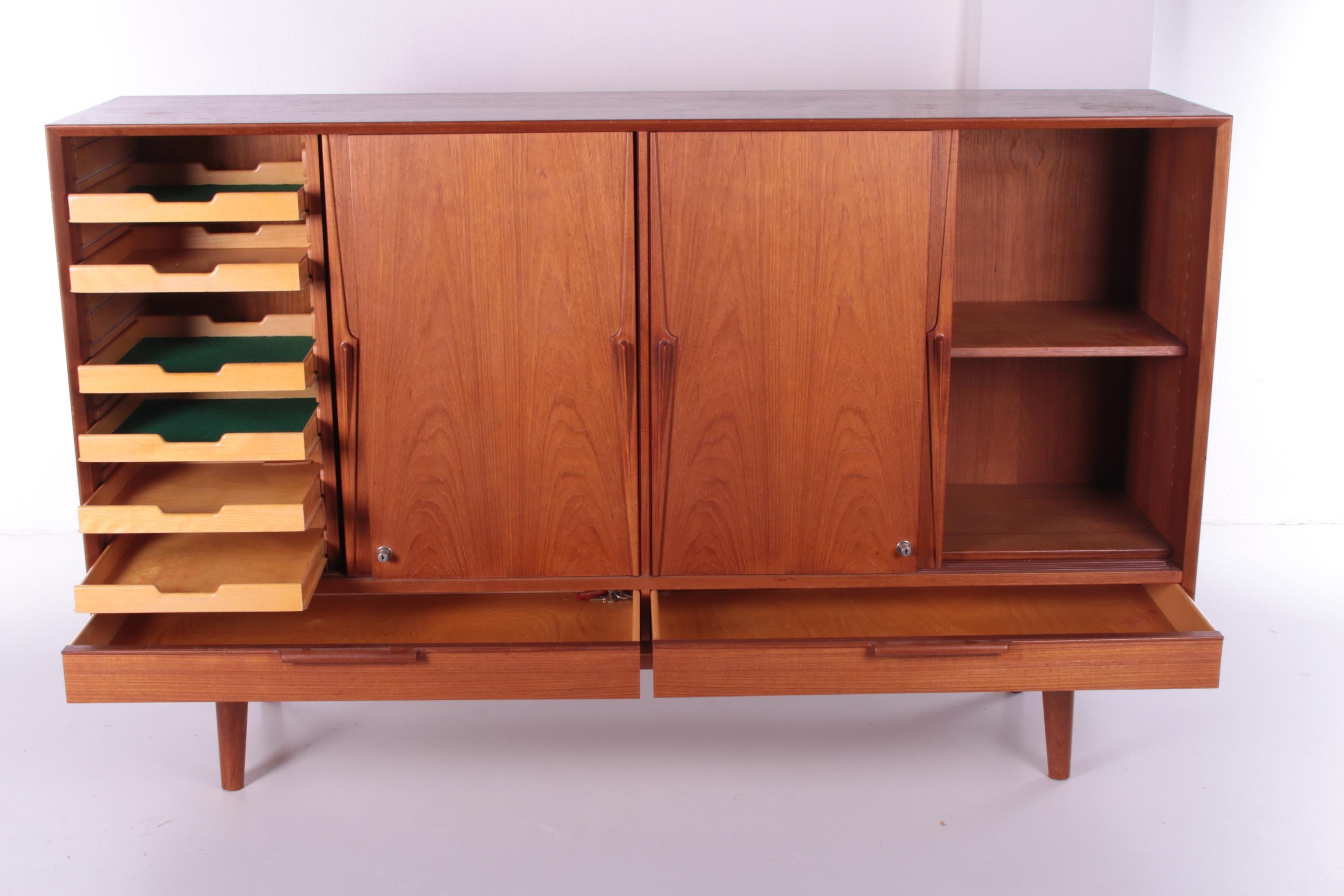 Danish Teak Sideboard from Omann Jun, 1960s In Good Condition In Oostrum-Venray, NL