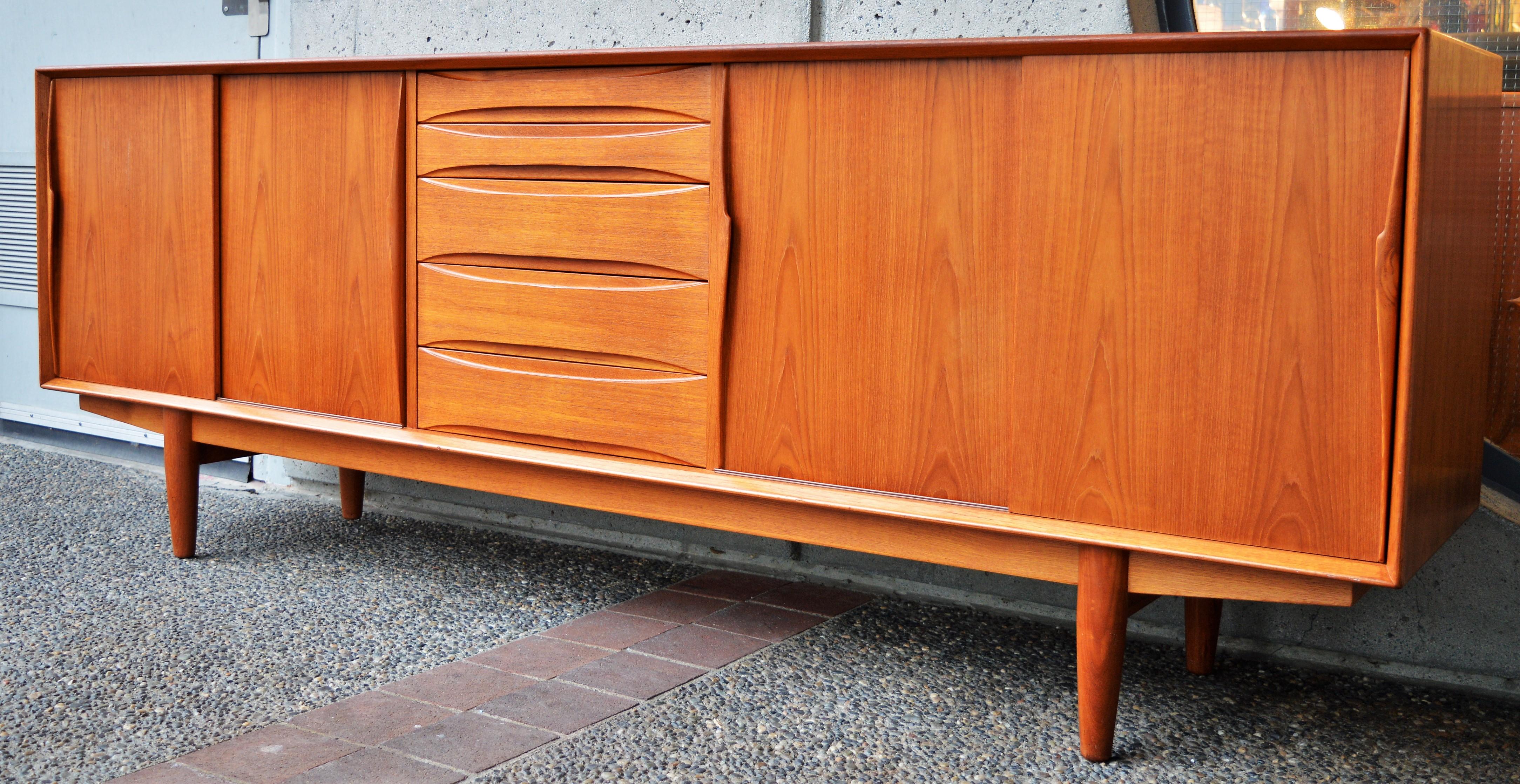 Mid-20th Century Danish Teak Sideboard Inspired by Arne Vodder for Dyrlund
