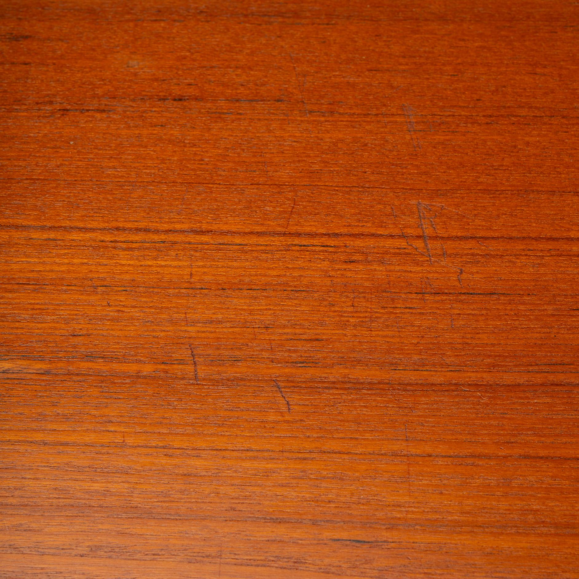 Credenza danese in teak n. 42 di Carlo Jensen per Hundevad & Co. in vendita 2