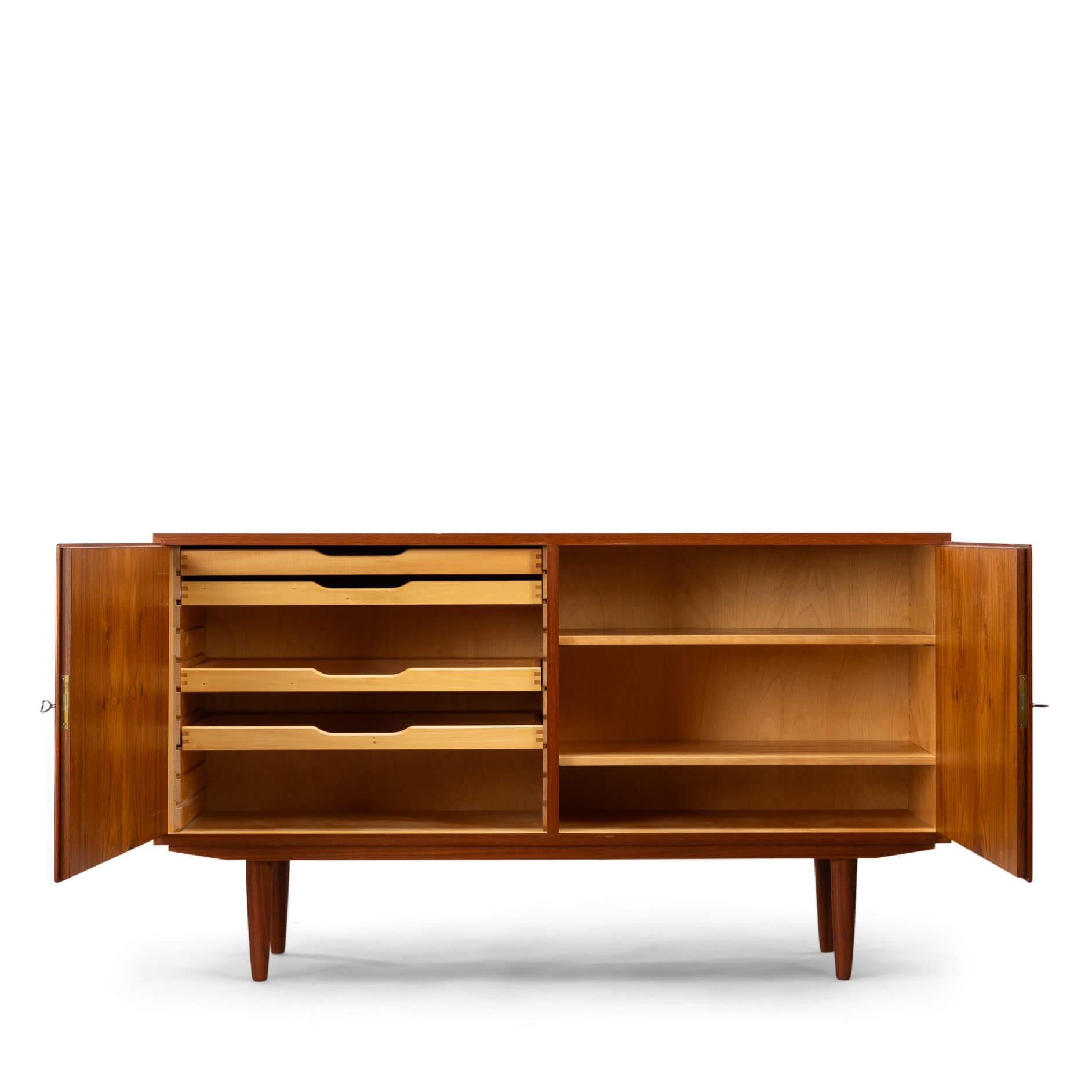 Credenza danese in teak n. 42 di Carlo Jensen per Hundevad & Co. in vendita 10