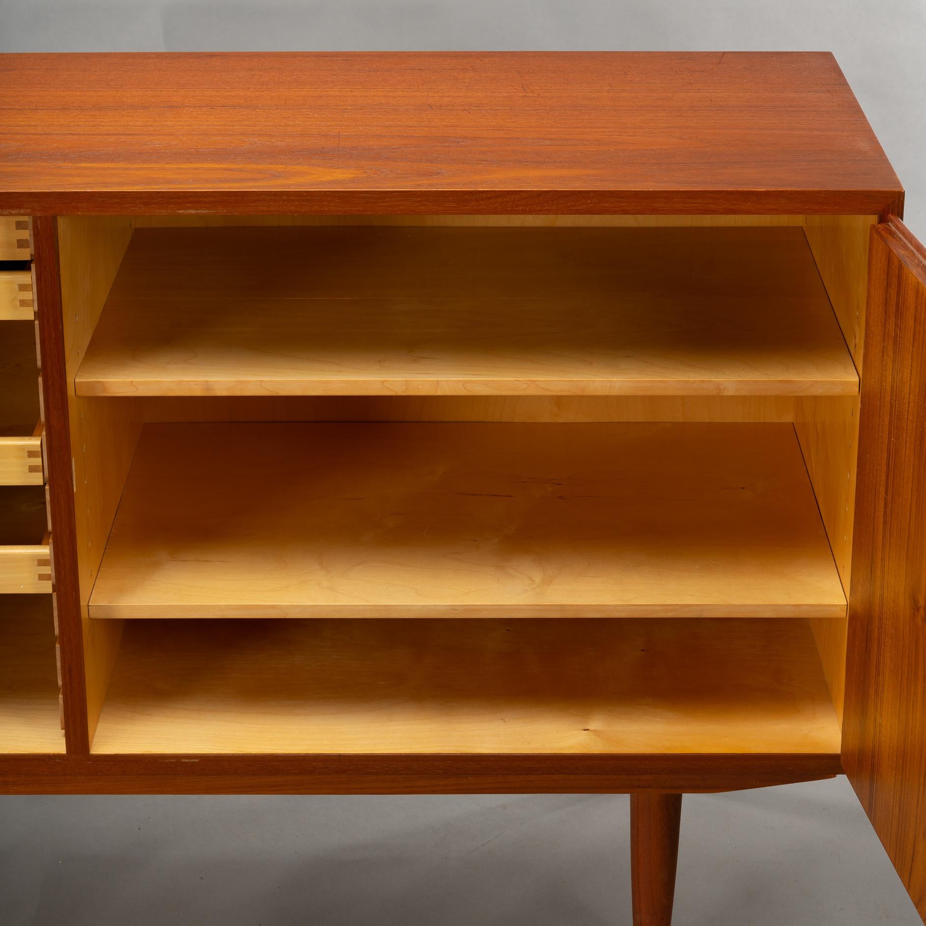 Teak Credenza danese in teak n. 42 di Carlo Jensen per Hundevad & Co. in vendita
