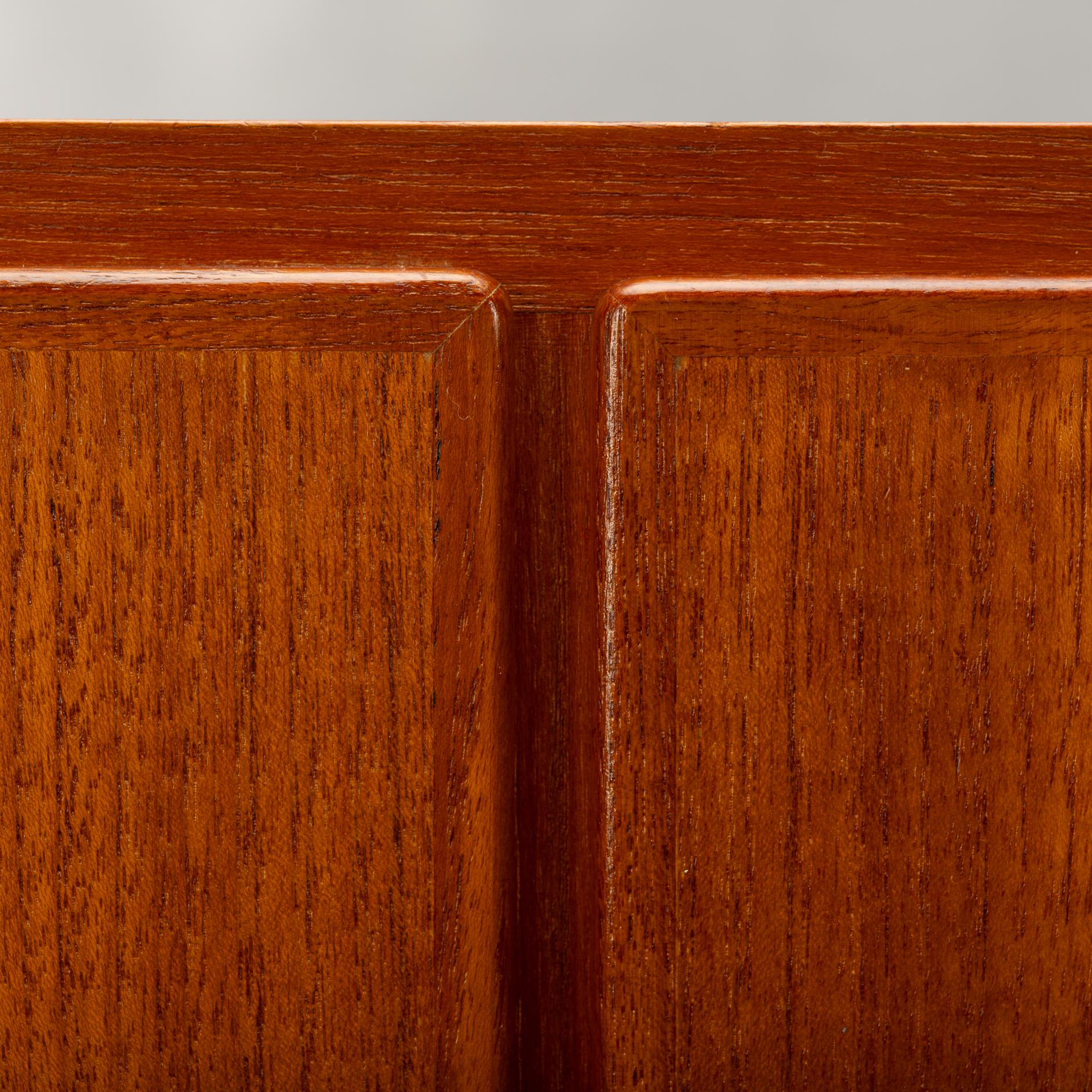 Credenza danese in teak n. 42 di Carlo Jensen per Hundevad & Co. in vendita 1