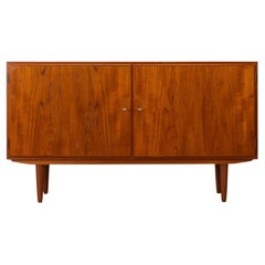 Aparador danés de teca nº 42 de Carlo Jensen para Hundevad & Co, años 60
